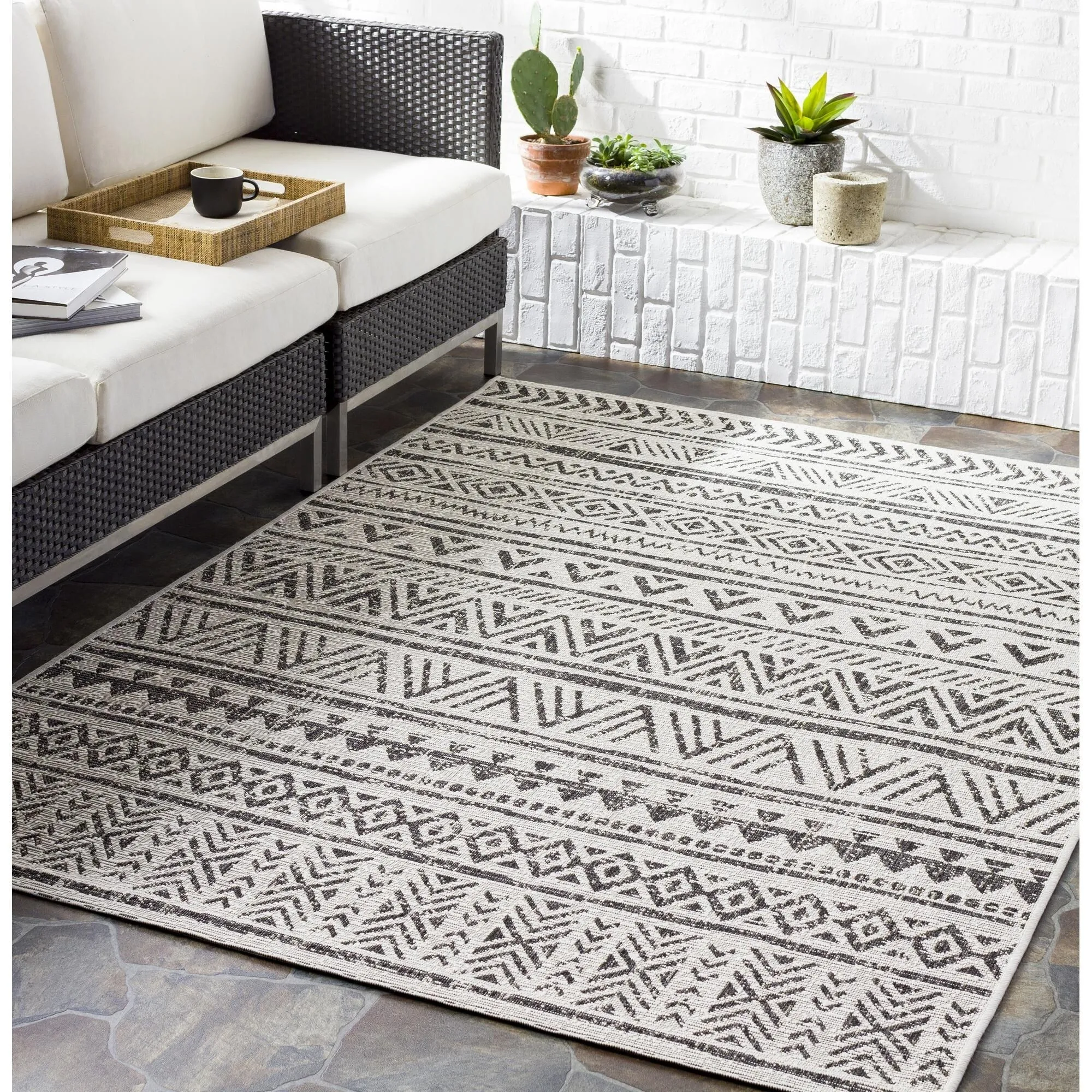 Livabliss Eagean Vintage Southwestern Indoor/ Outdoor Area Rug