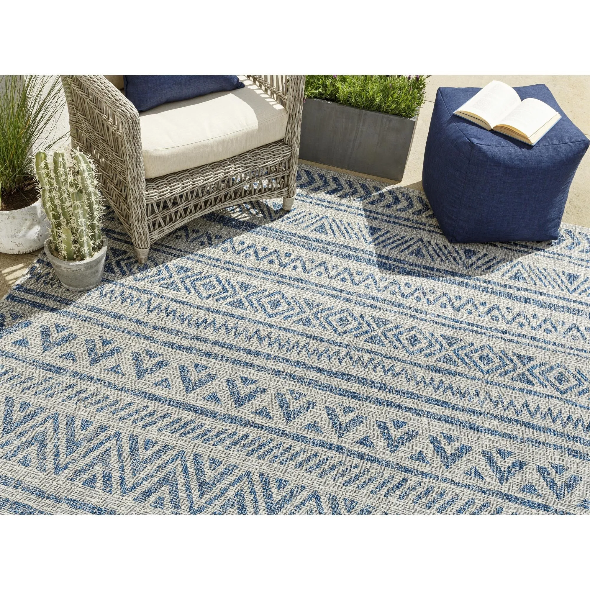 Livabliss Eagean Vintage Southwestern Indoor/ Outdoor Area Rug