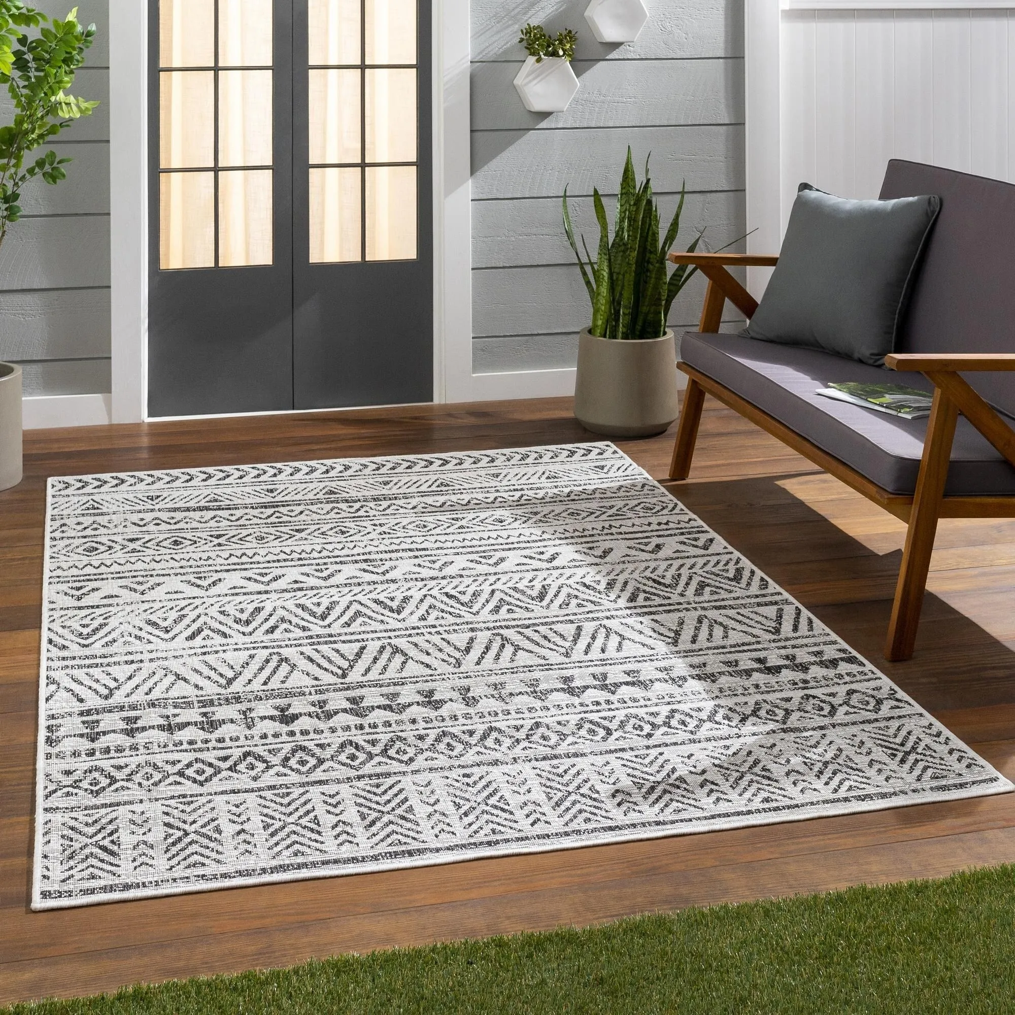 Livabliss Eagean Vintage Southwestern Indoor/ Outdoor Area Rug