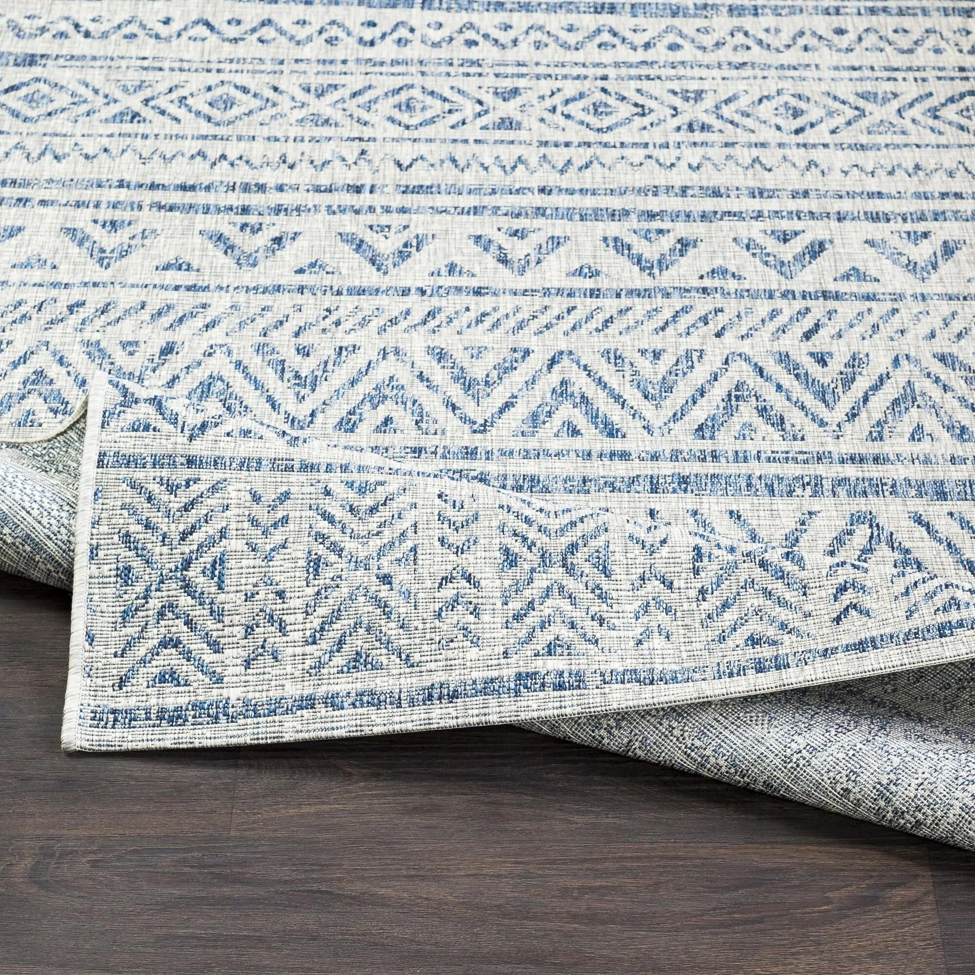 Livabliss Eagean Vintage Southwestern Indoor/ Outdoor Area Rug