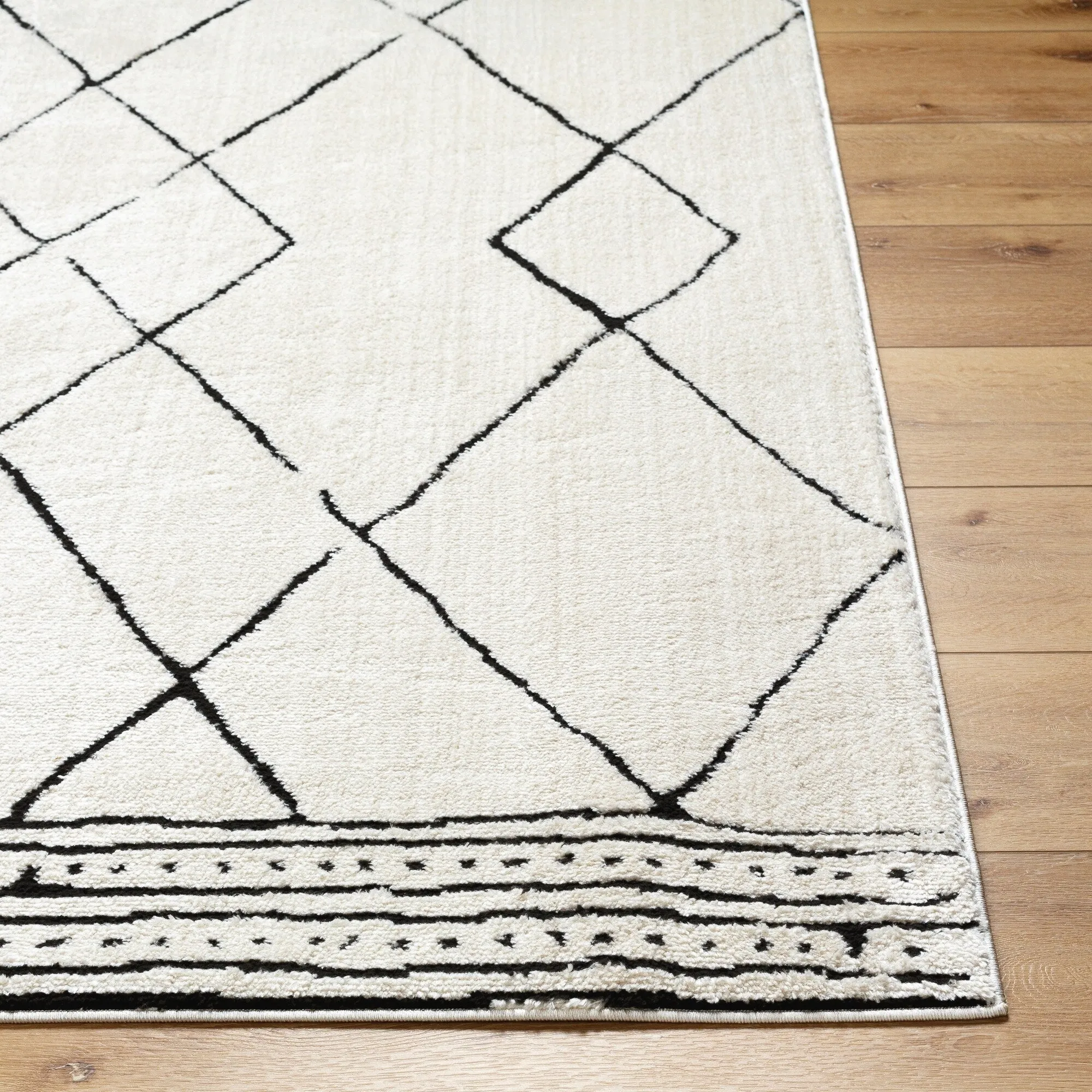 Livabliss Freud Moroccan Diamond Area Rug