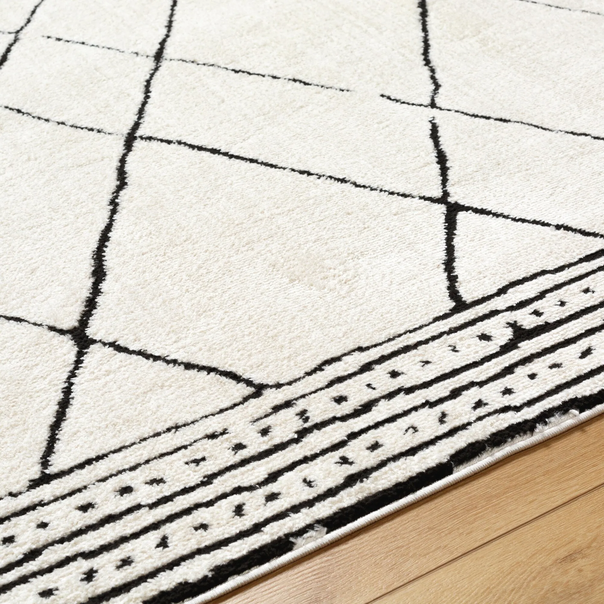 Livabliss Freud Moroccan Diamond Area Rug