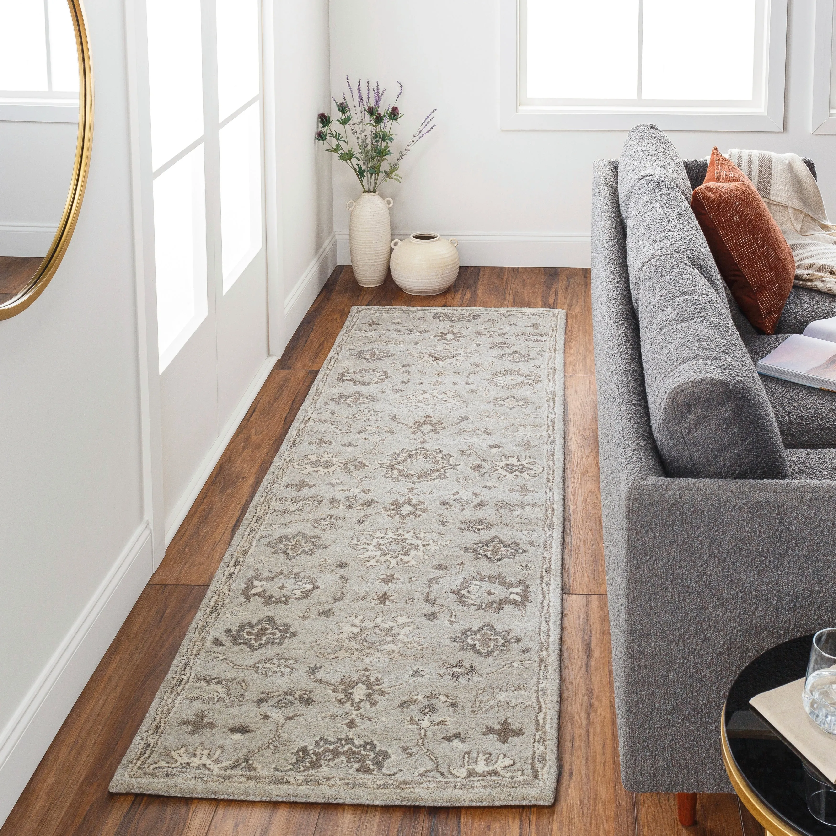Livabliss Handmade Gennaro Traditional Wool Area Rug