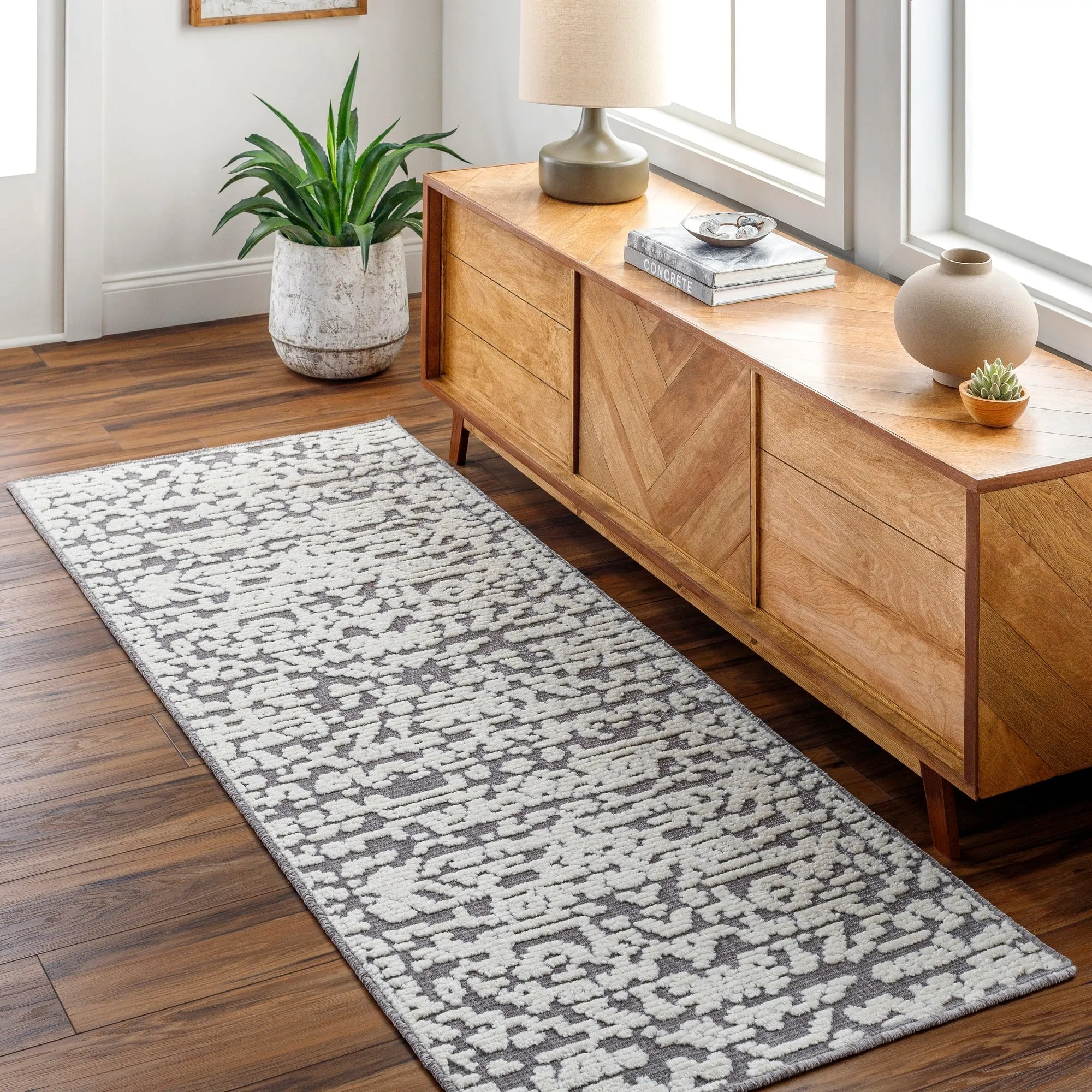 Livabliss Jenkins Traditional Machine Washable Area Rug