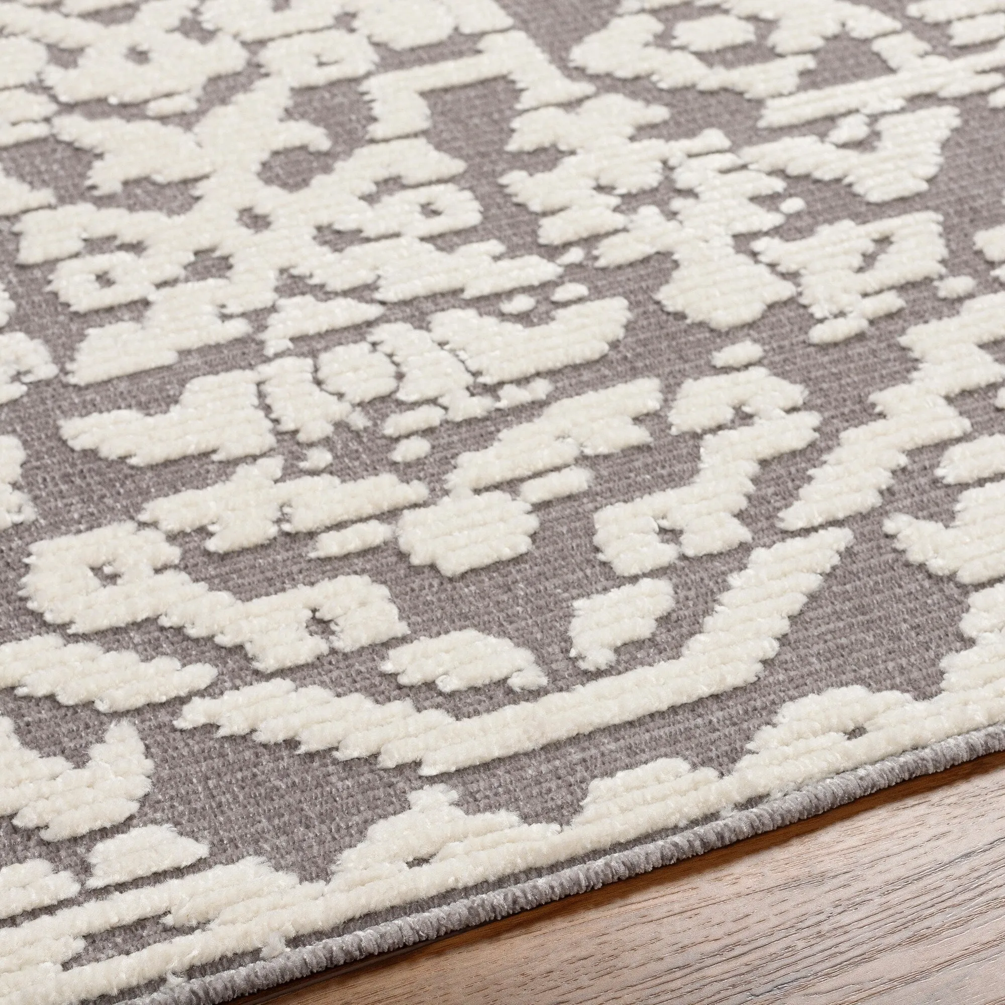 Livabliss Jenkins Traditional Machine Washable Area Rug