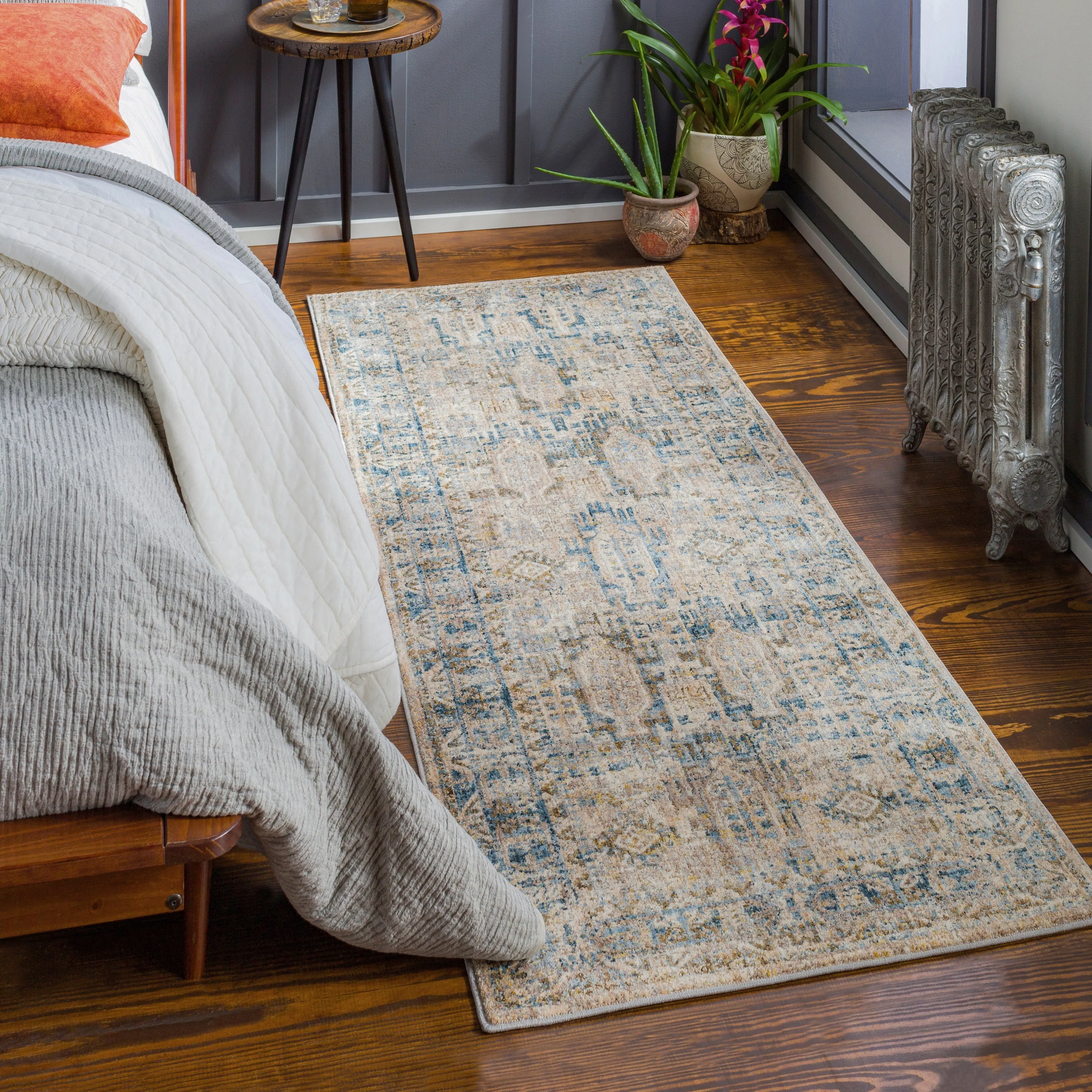 Livabliss Mirai Traditional Area Rug