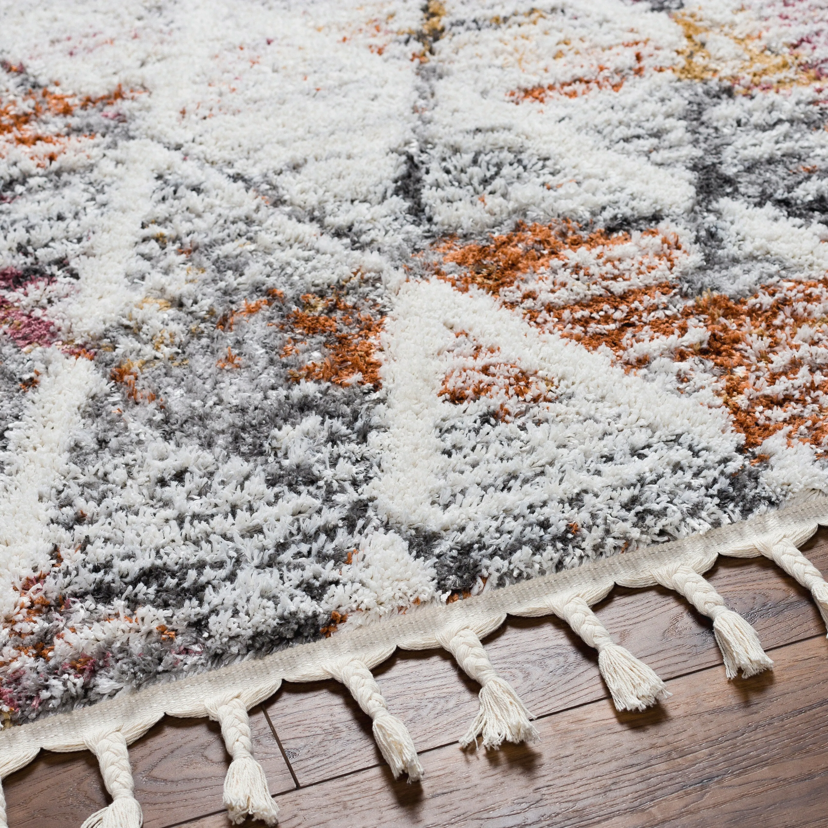 Livabliss Polaris Modern Diamond Trellis Plush Area Rug