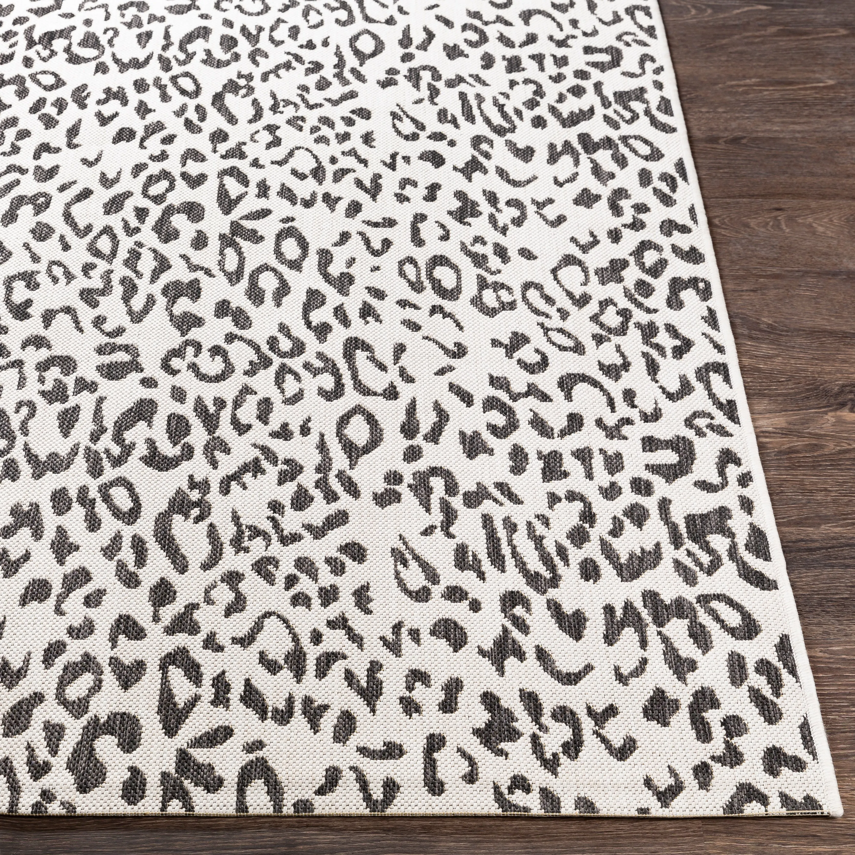 Livabliss Rowdie Indoor/ Outdoor Leopard Print Area Rug