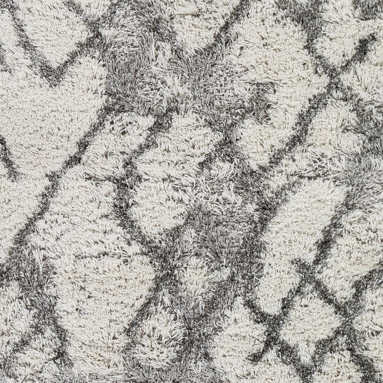 Livabliss Saunders Boho Trellis Plush Shag Area Rug