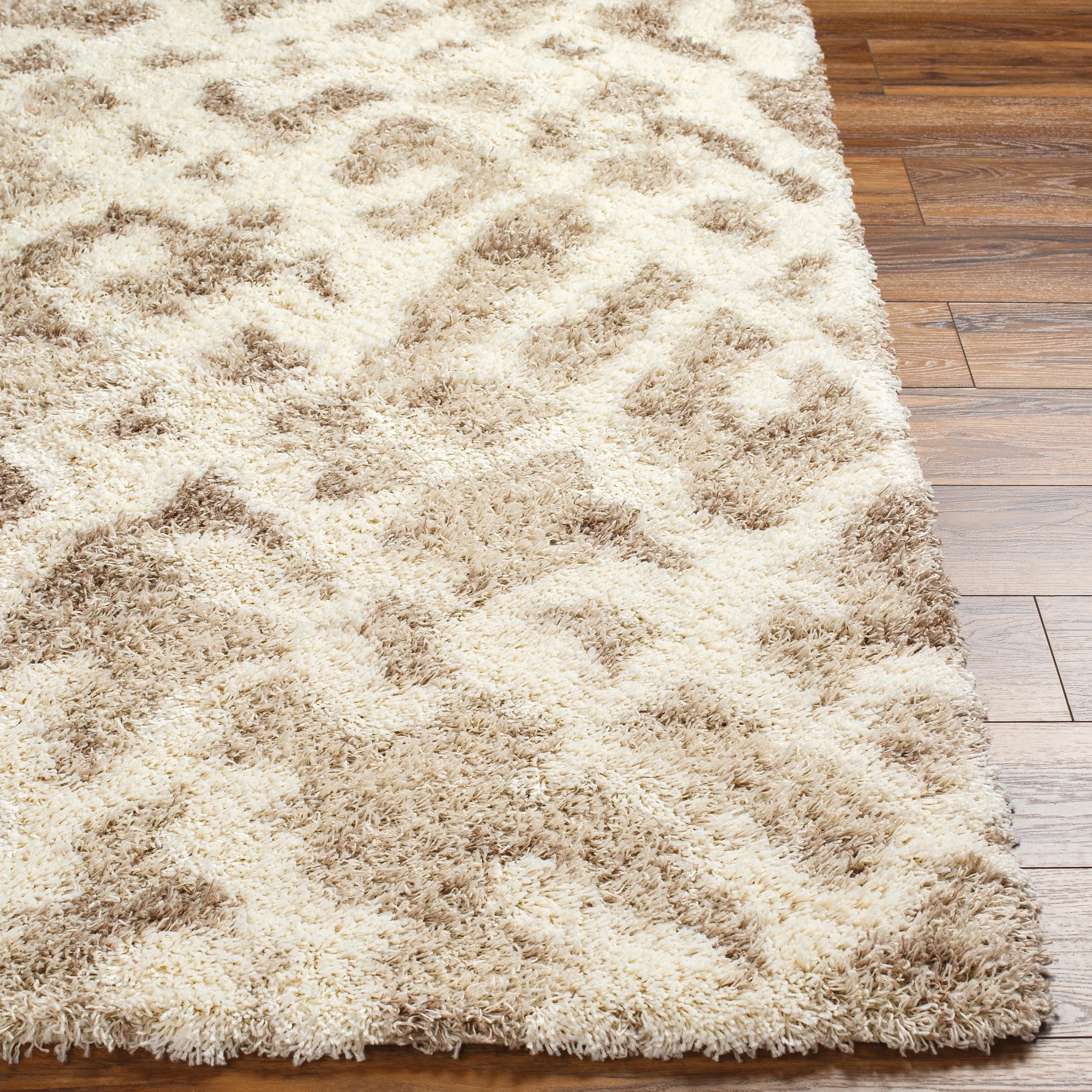 Livabliss Shahida Abstract Geometric Plush Area Rug
