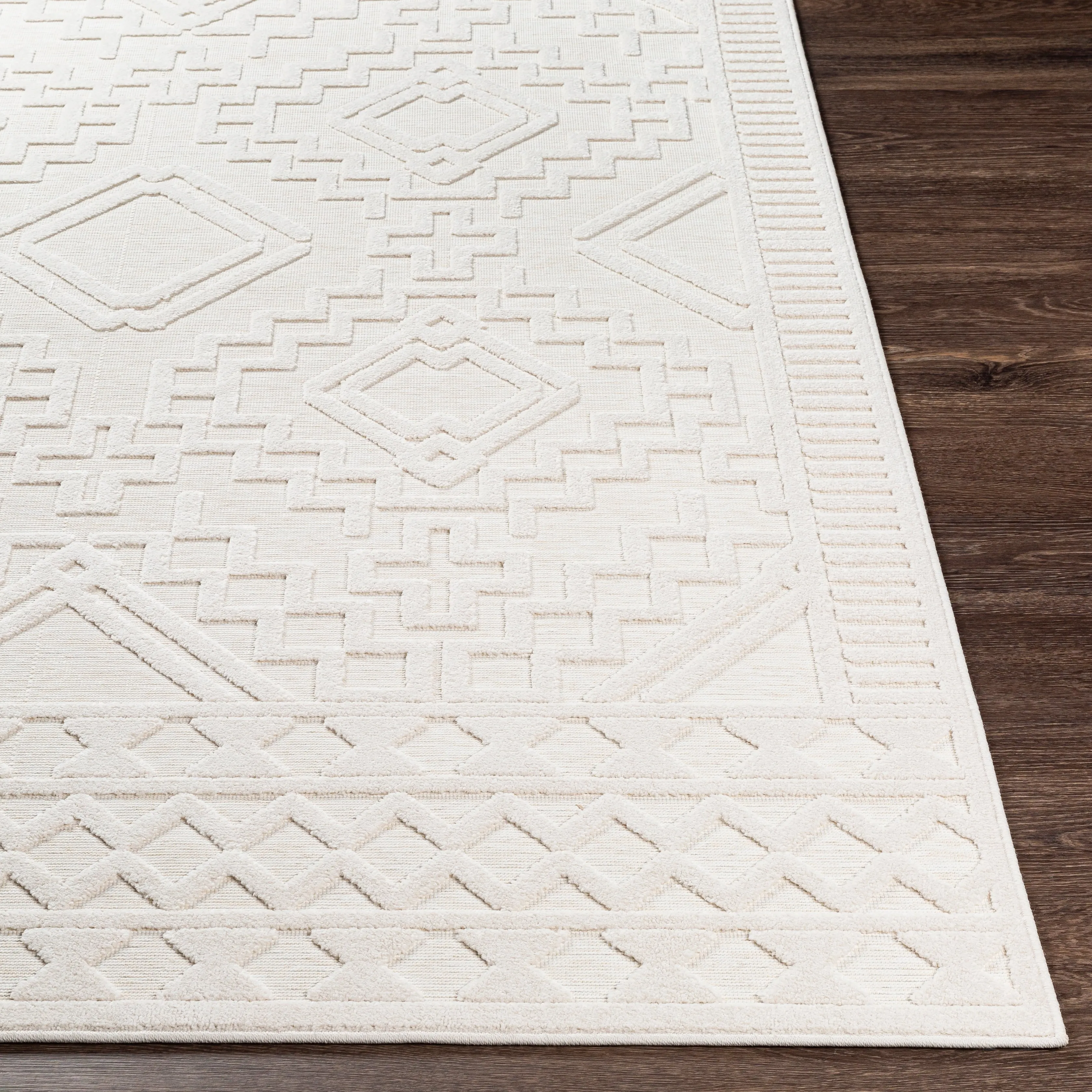 Livabliss Tylee Indoor/Outdoor Southwest Diamond Area Rug