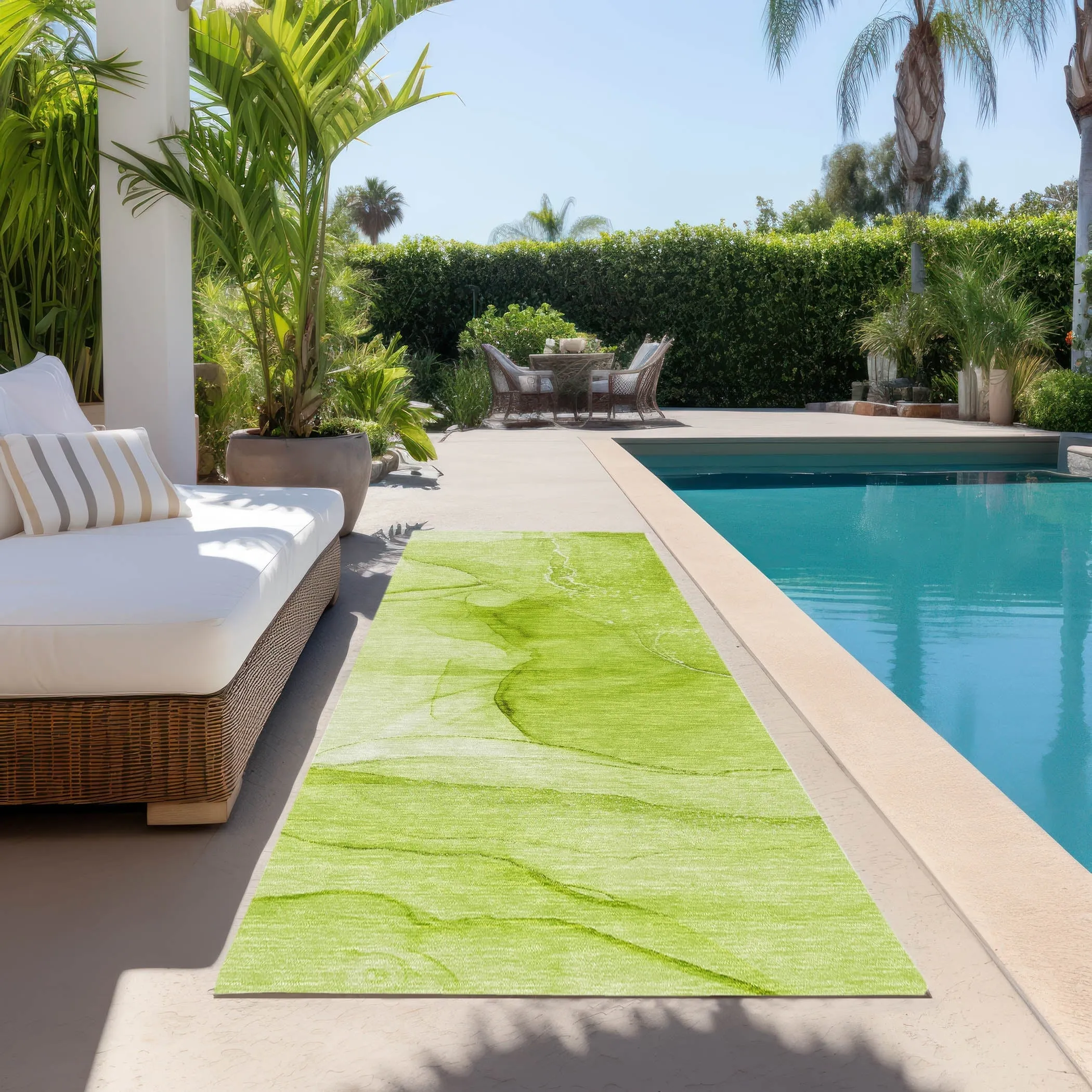 Machine Washable Indoor/ Outdoor Abstract Chantille Rug