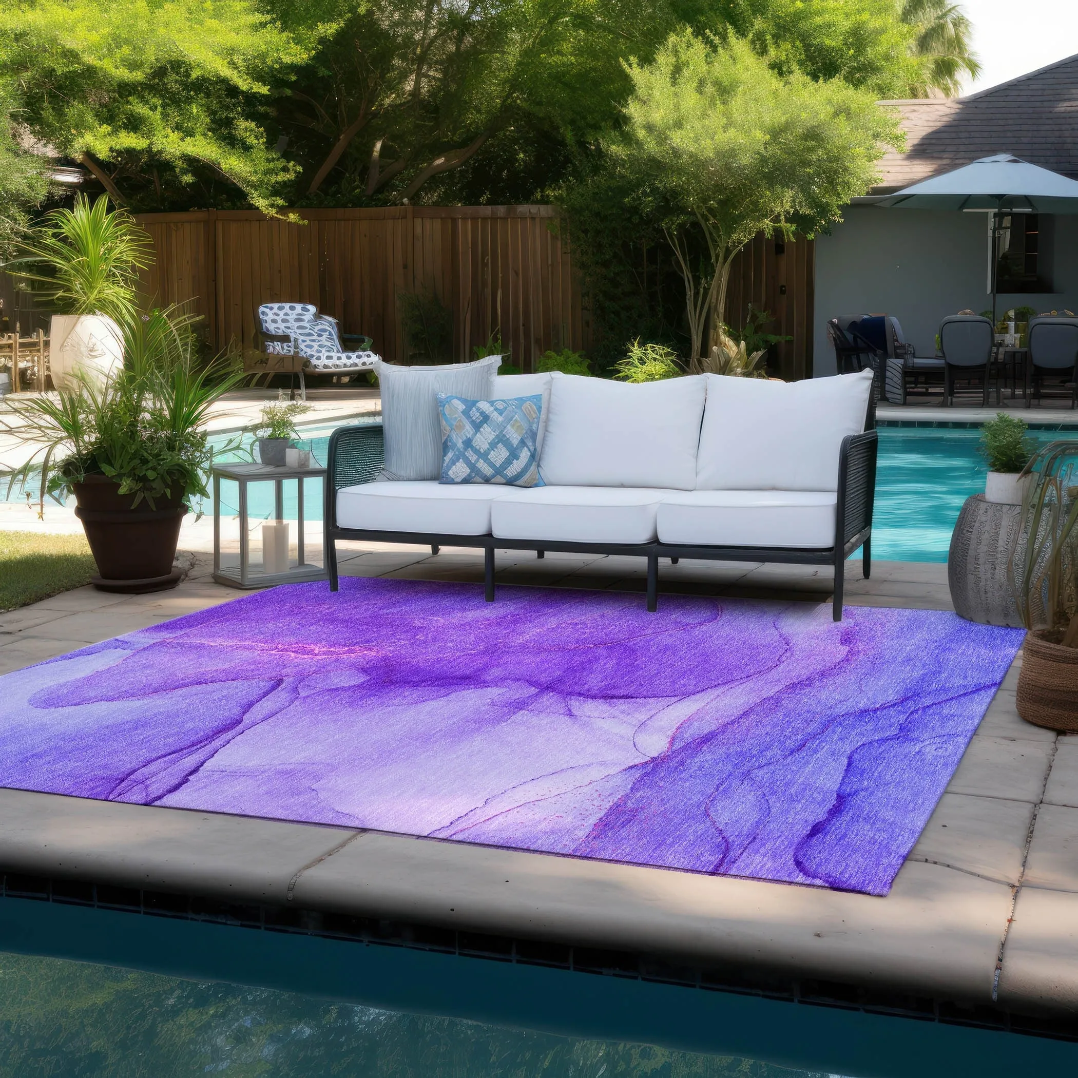 Machine Washable Indoor/ Outdoor Abstract Chantille Rug