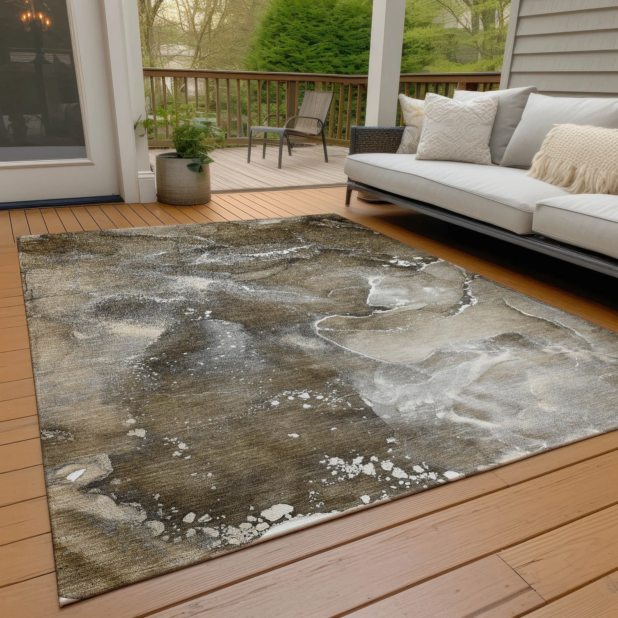 Machine Washable Indoor/ Outdoor Abstract Chantille Rug