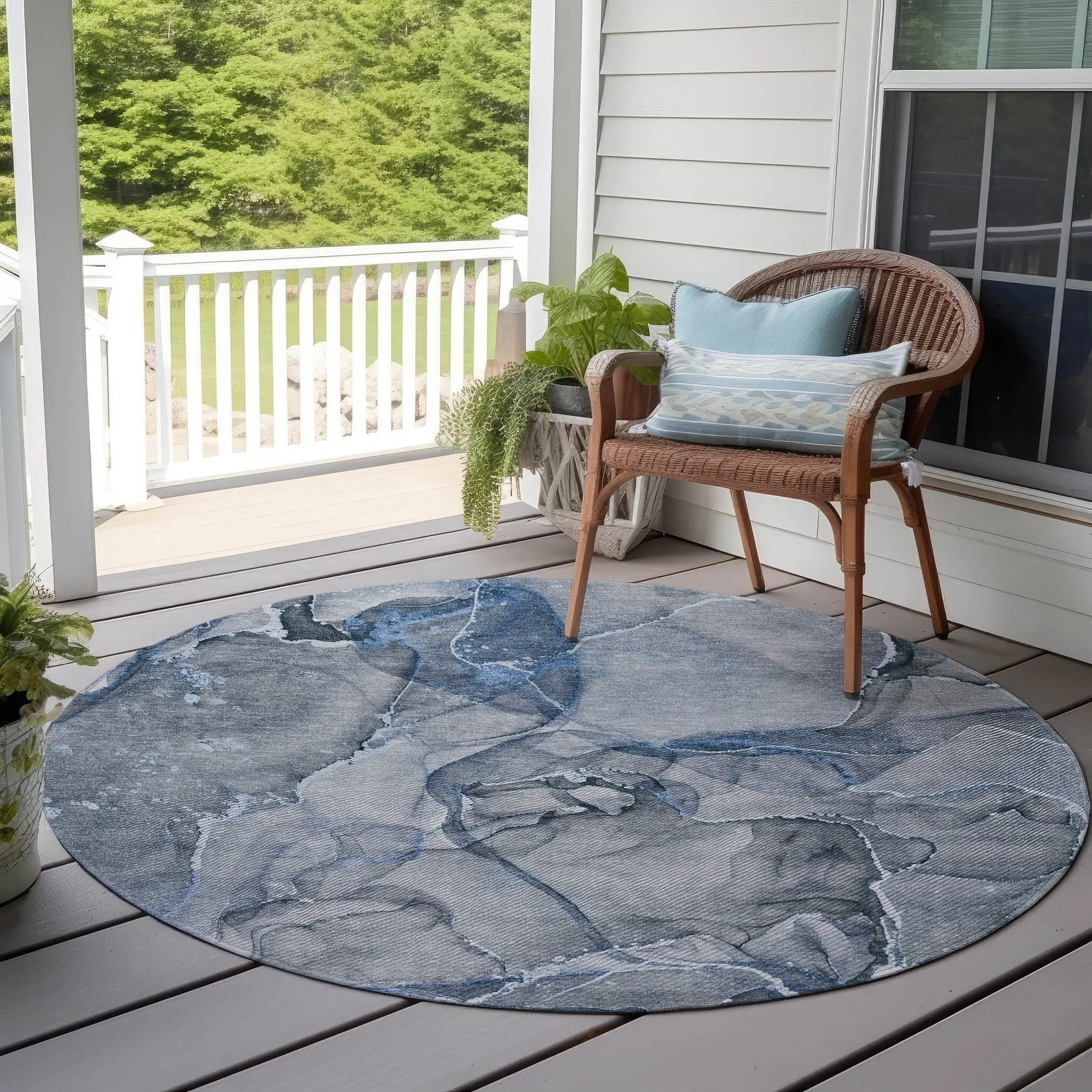 Machine Washable Indoor/ Outdoor Abstract Chantille Rug