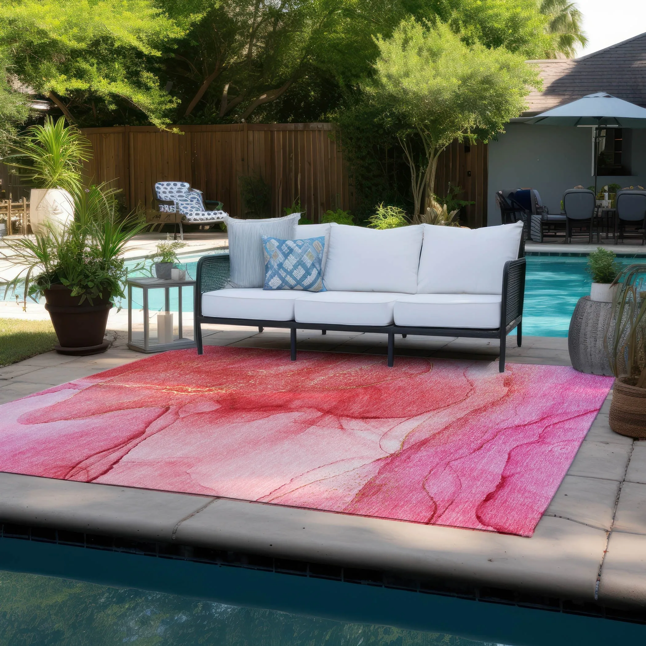 Machine Washable Indoor/ Outdoor Abstract Chantille Rug