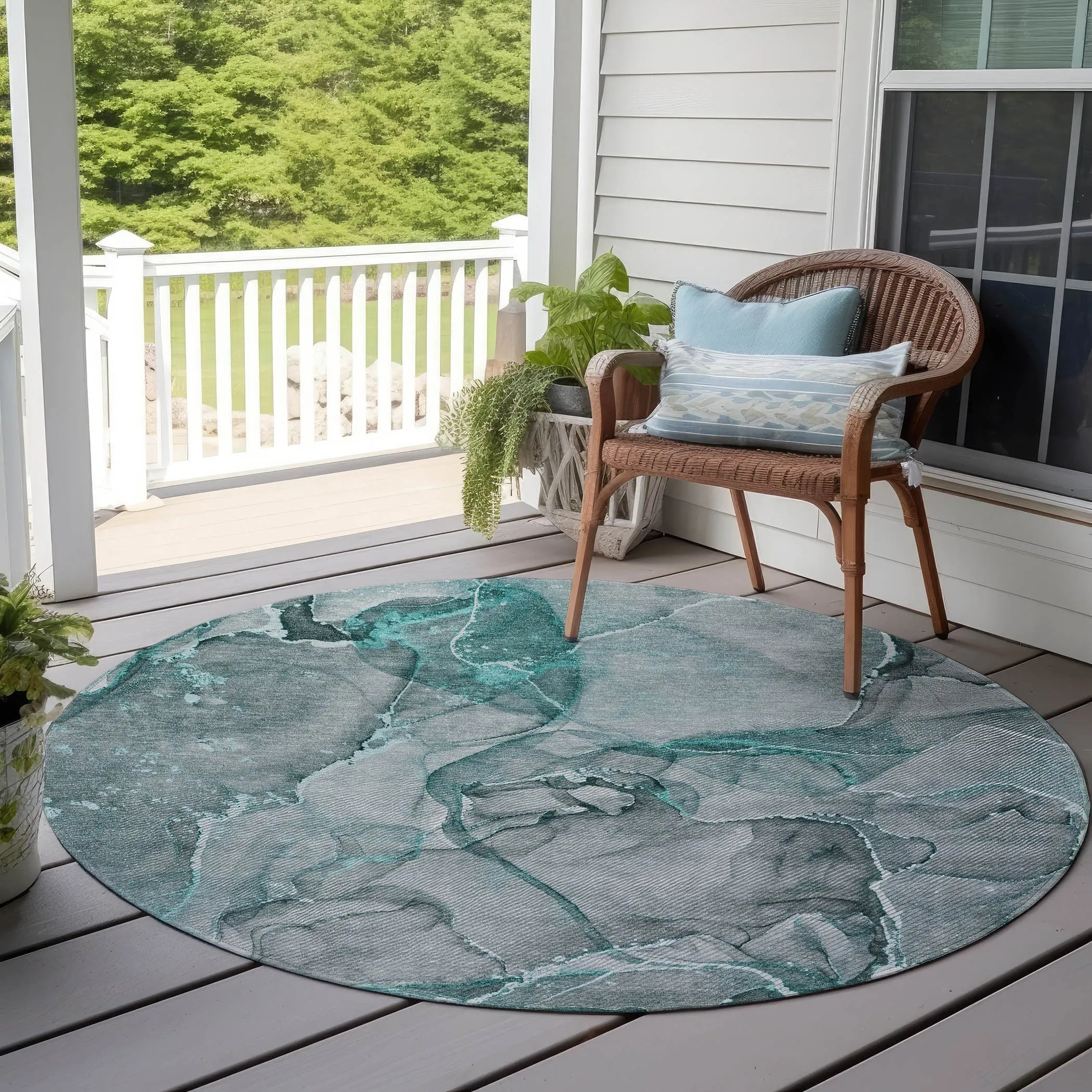 Machine Washable Indoor/ Outdoor Abstract Chantille Rug