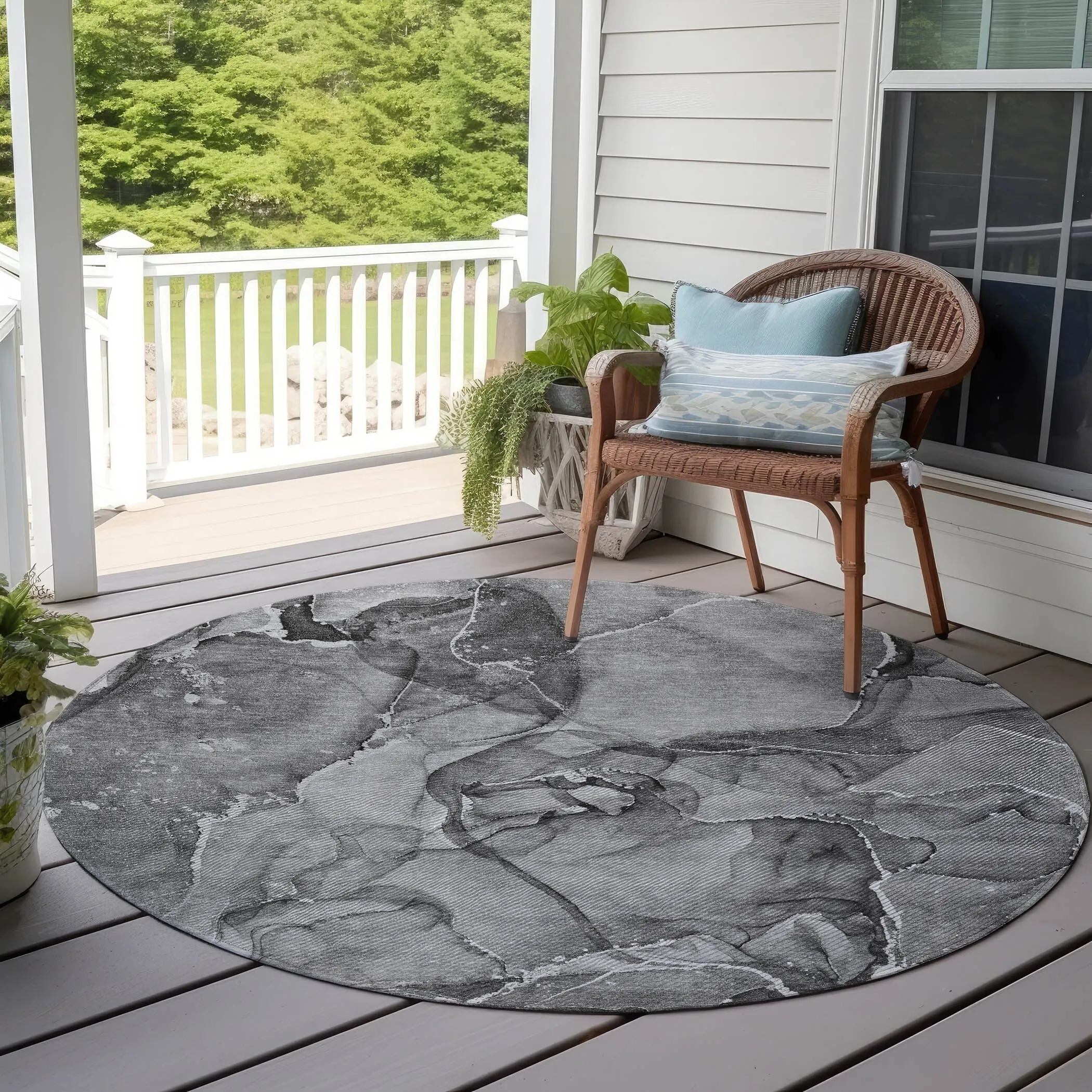 Machine Washable Indoor/ Outdoor Abstract Chantille Rug