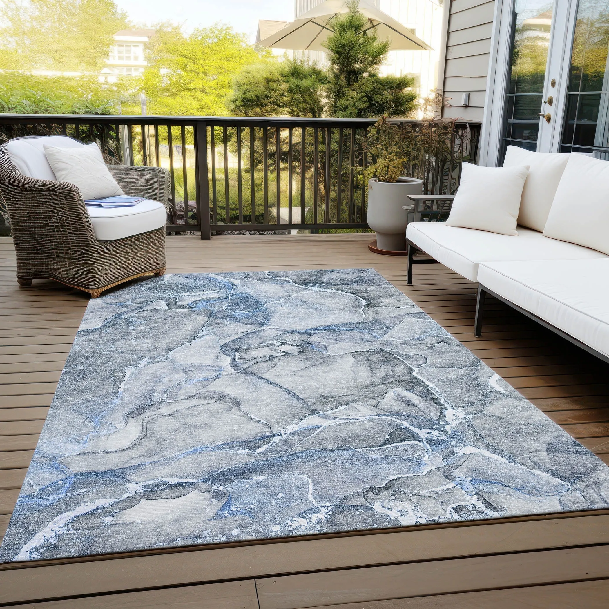 Machine Washable Indoor/ Outdoor Abstract Chantille Rug