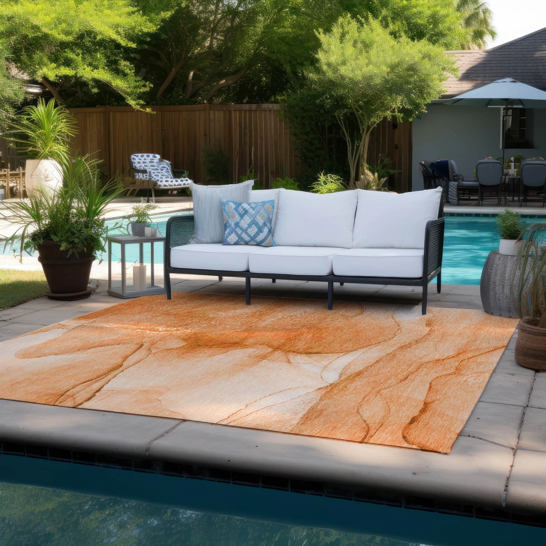 Machine Washable Indoor/ Outdoor Abstract Chantille Rug