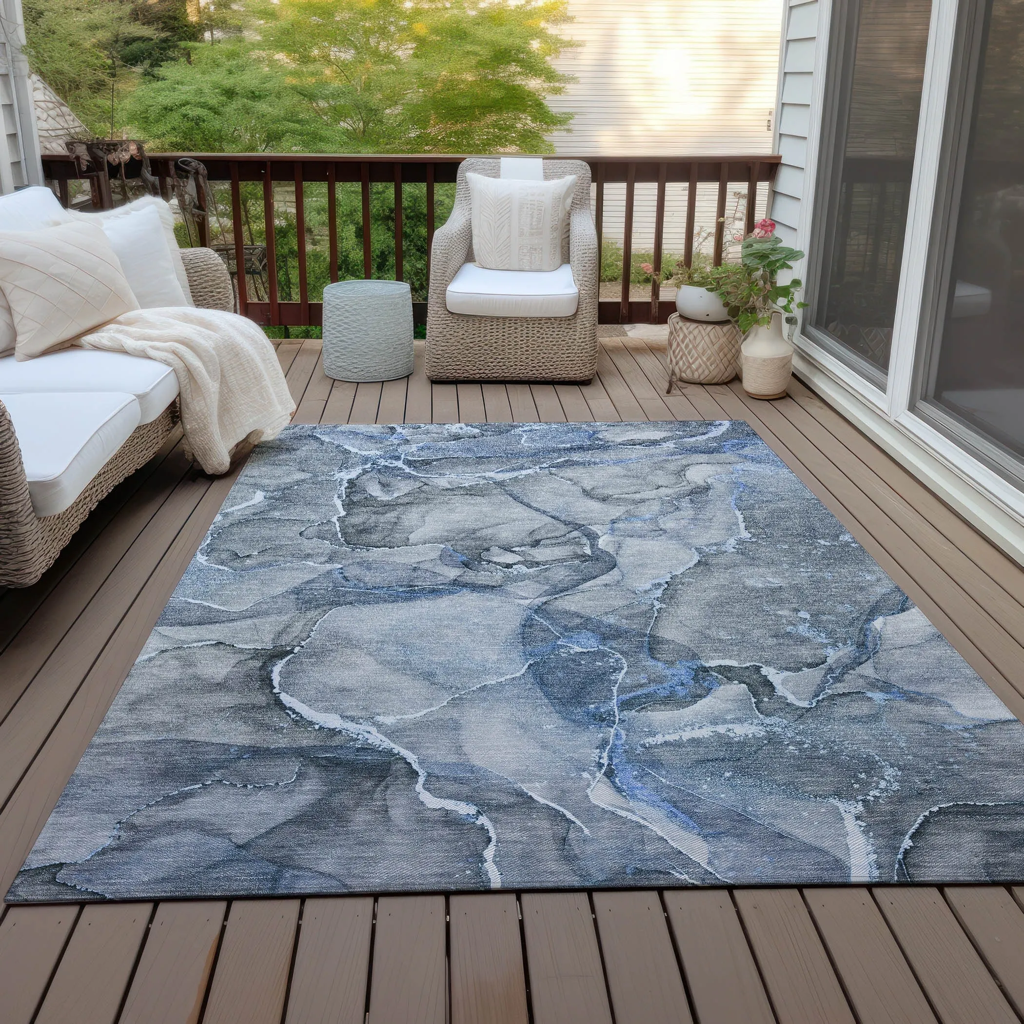 Machine Washable Indoor/ Outdoor Abstract Chantille Rug