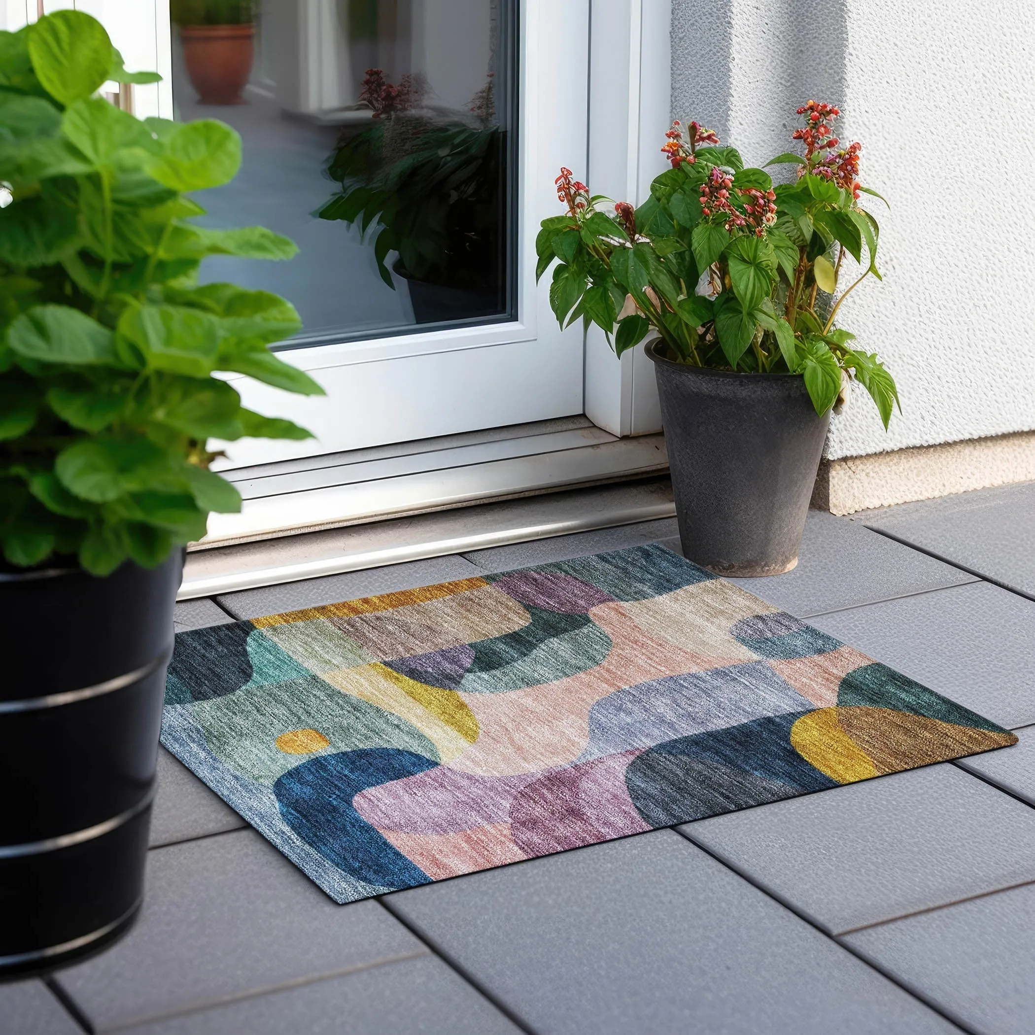 Machine Washable Indoor/ Outdoor Abstract Contemporary Chantille Rug
