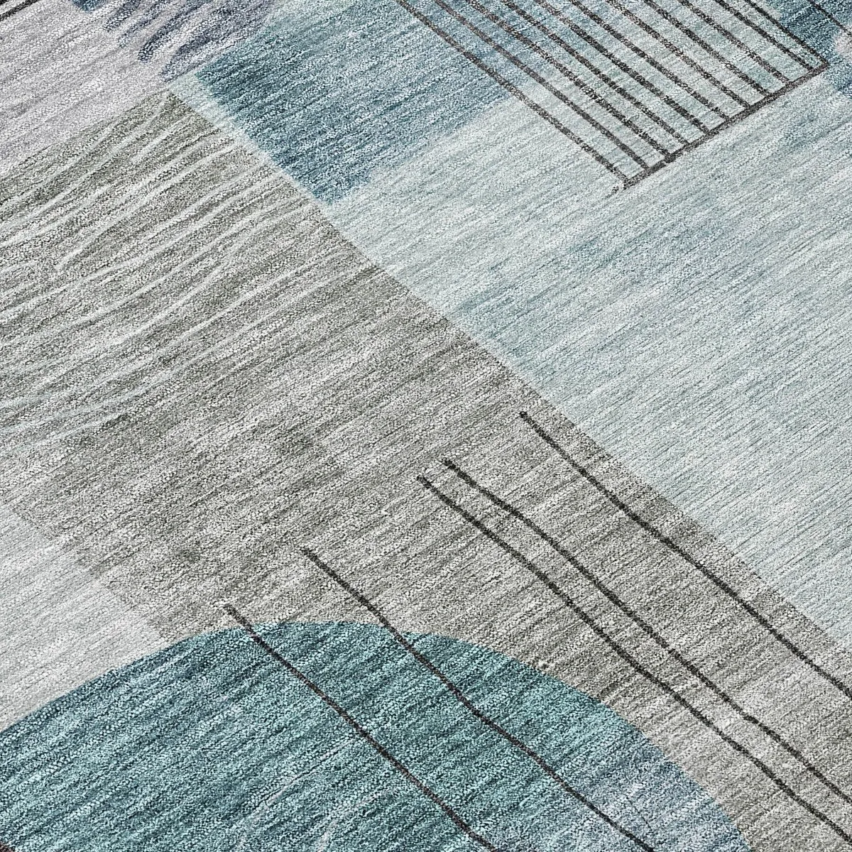Machine Washable Indoor/ Outdoor Abstract Contemporary Chantille Rug