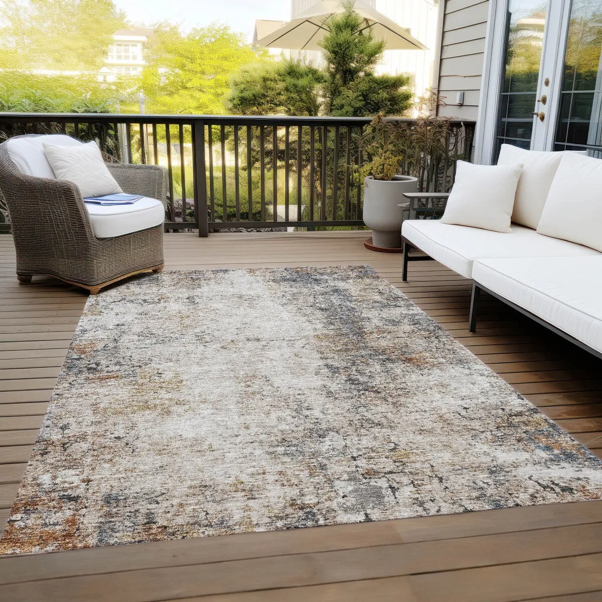 Machine Washable Indoor/ Outdoor Abstract Contemporary Chantille Rug
