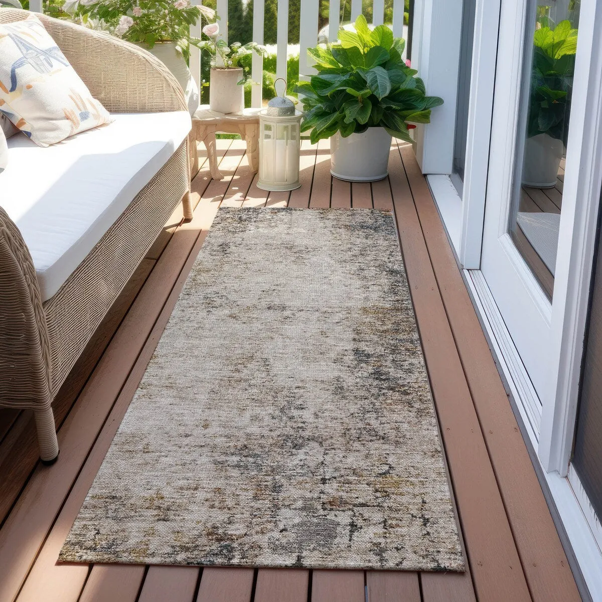 Machine Washable Indoor/ Outdoor Abstract Contemporary Chantille Rug