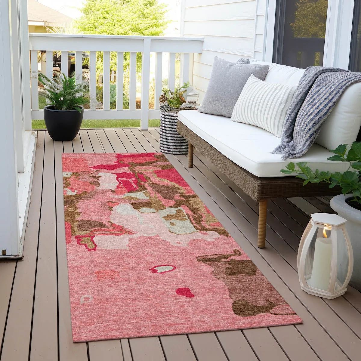 Machine Washable Indoor/ Outdoor Abstract Glam Chantille Rug