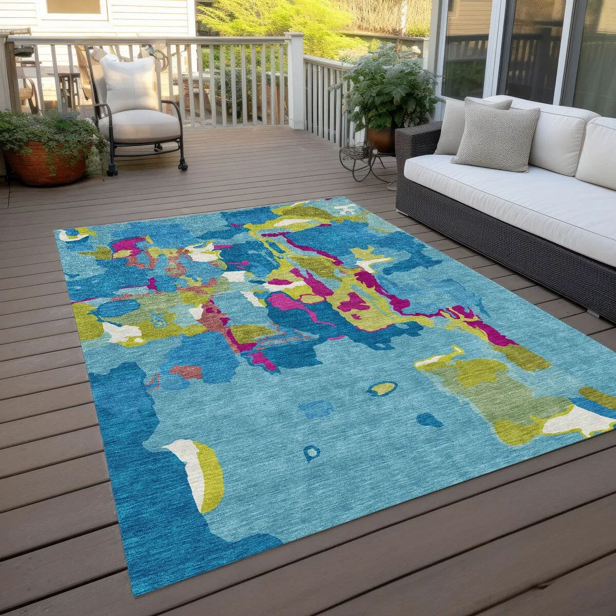 Machine Washable Indoor/ Outdoor Abstract Glam Chantille Rug