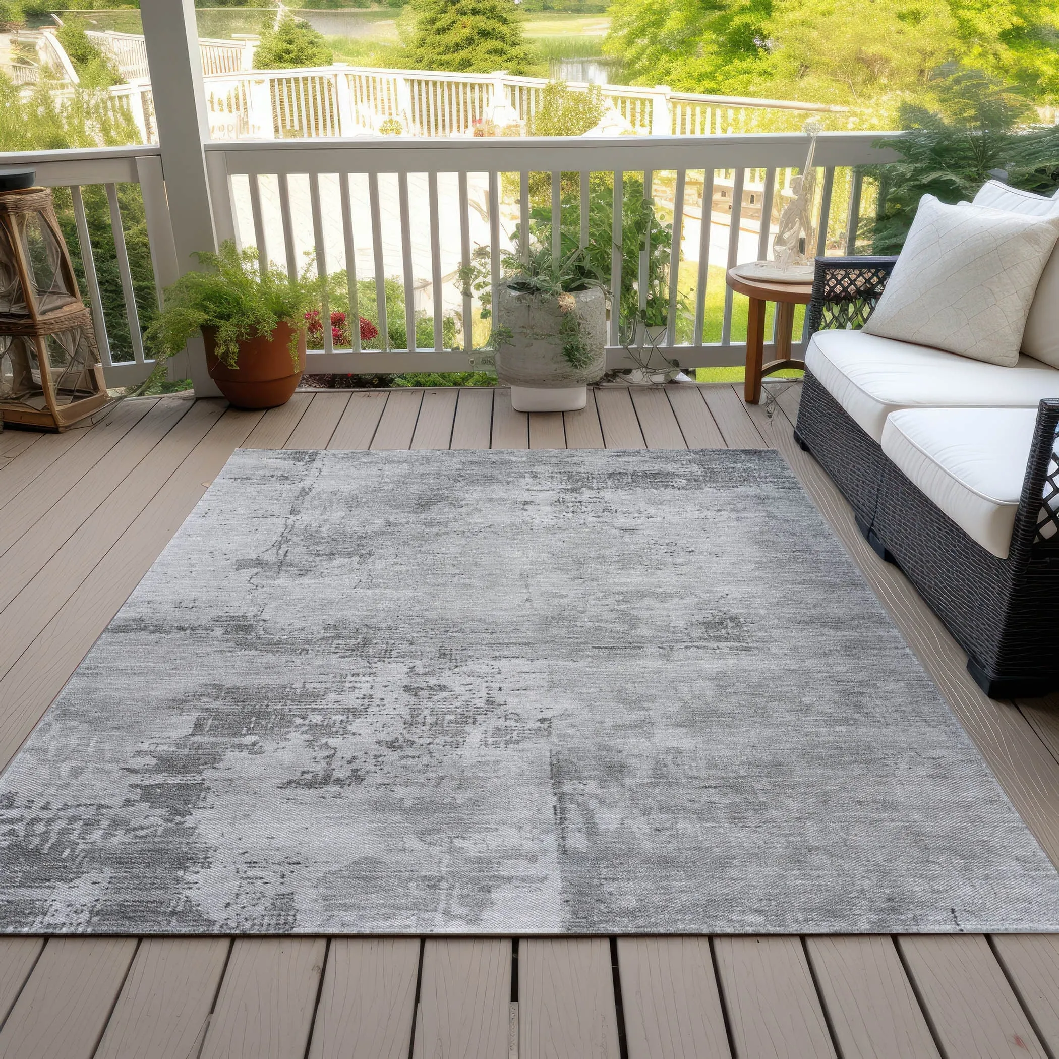 Machine Washable Indoor/ Outdoor Abstract Modern Chantille Rug