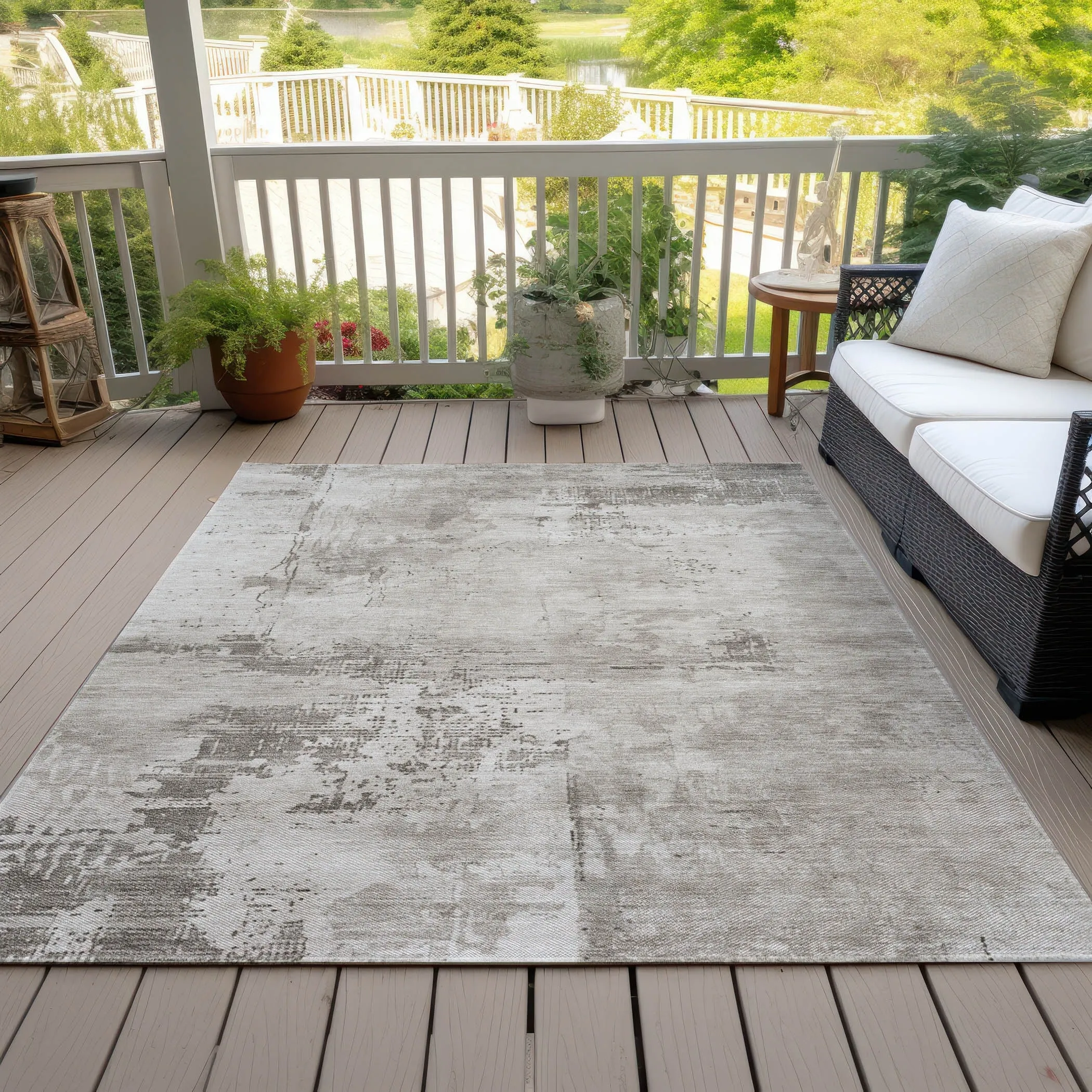 Machine Washable Indoor/ Outdoor Abstract Modern Chantille Rug