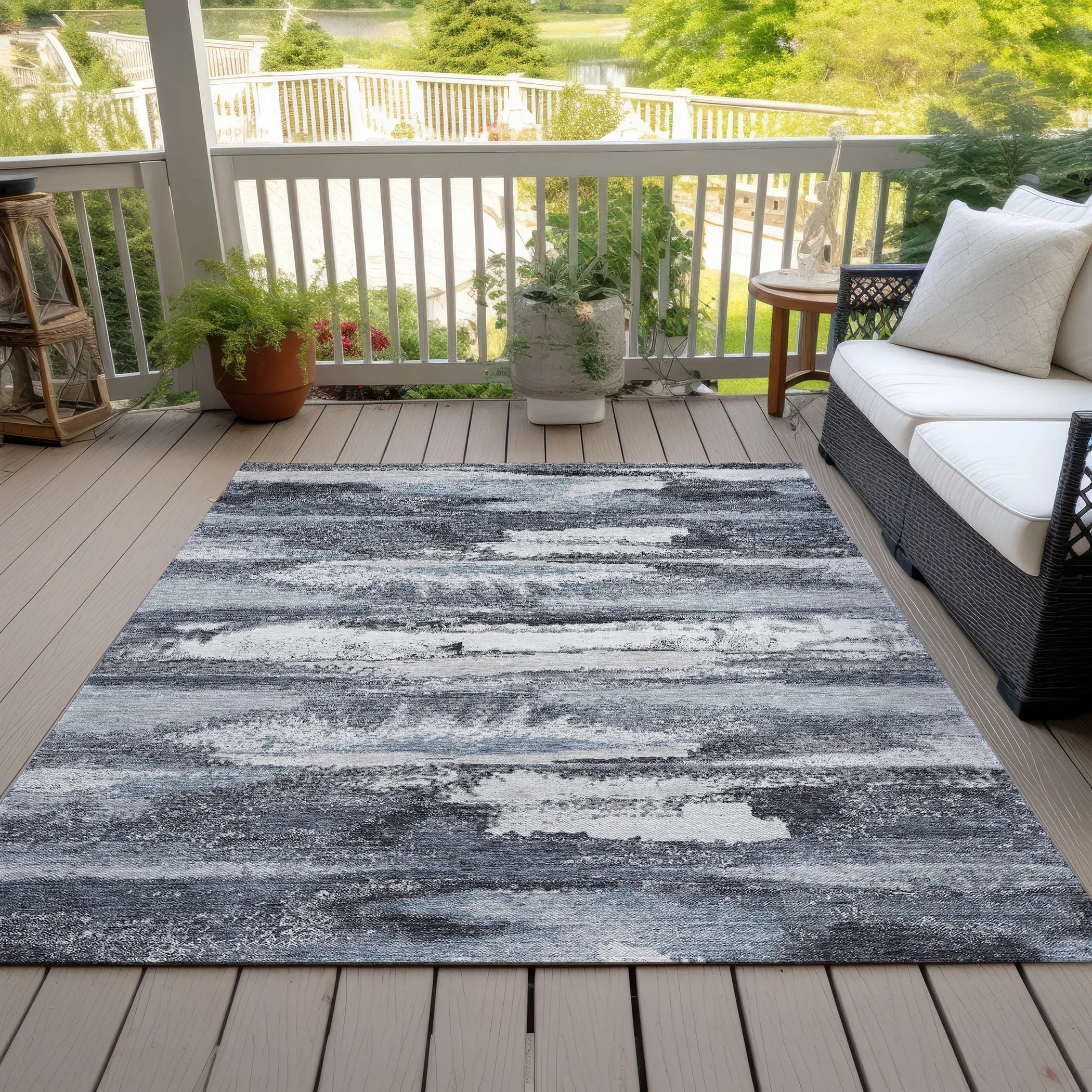 Machine Washable Indoor/ Outdoor Abstract Modern Chantille Rug