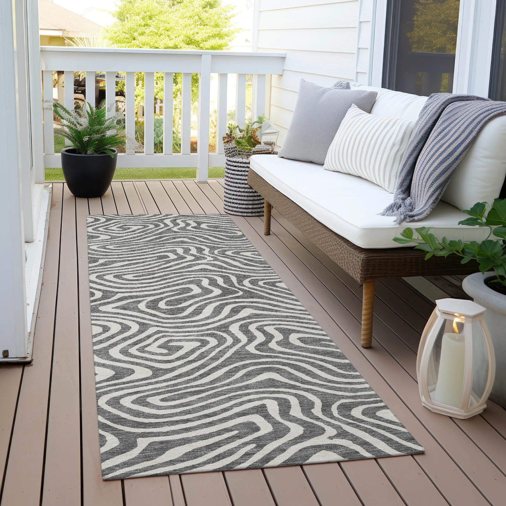 Machine Washable Indoor/ Outdoor Abstract Modern Chantille Rug