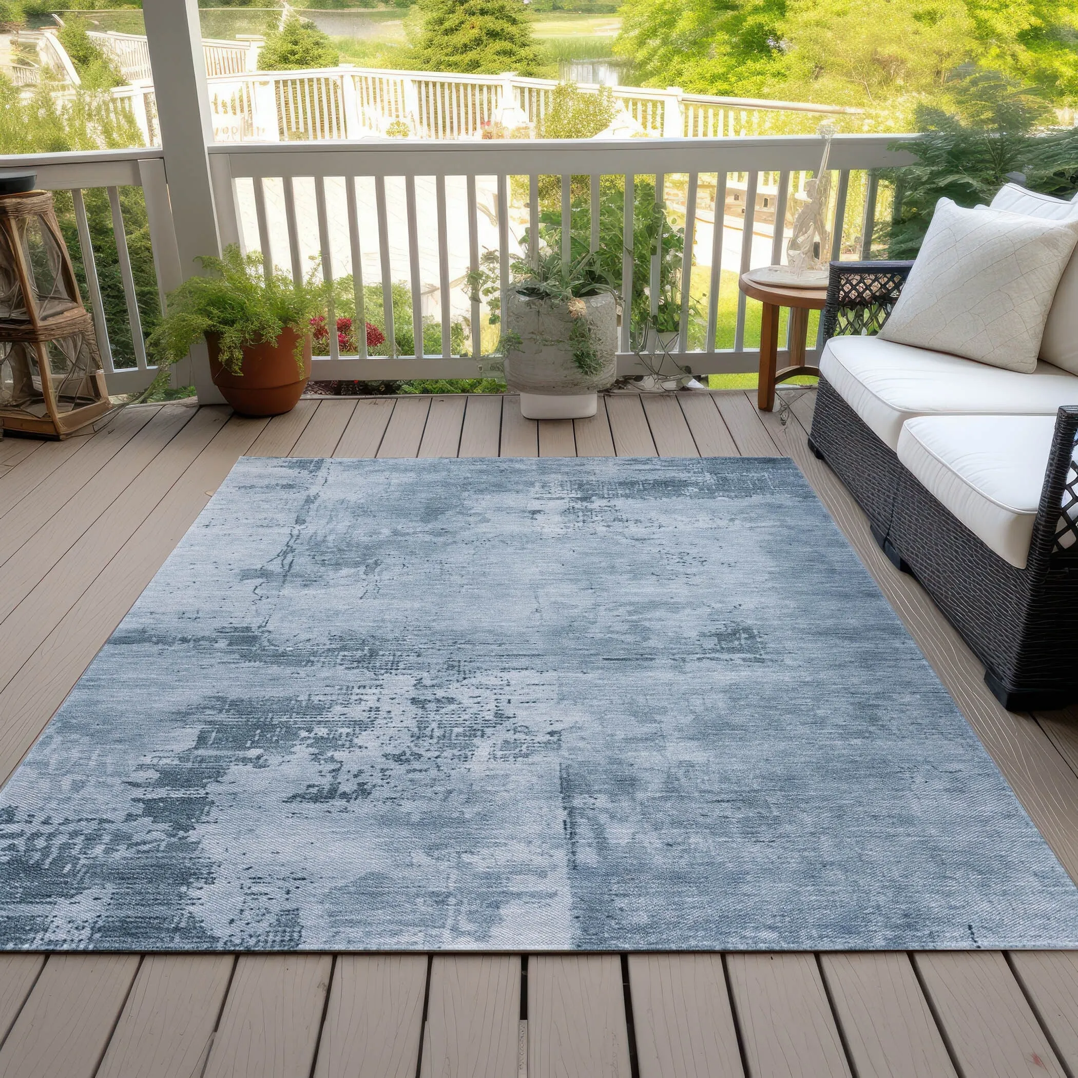 Machine Washable Indoor/ Outdoor Abstract Modern Chantille Rug