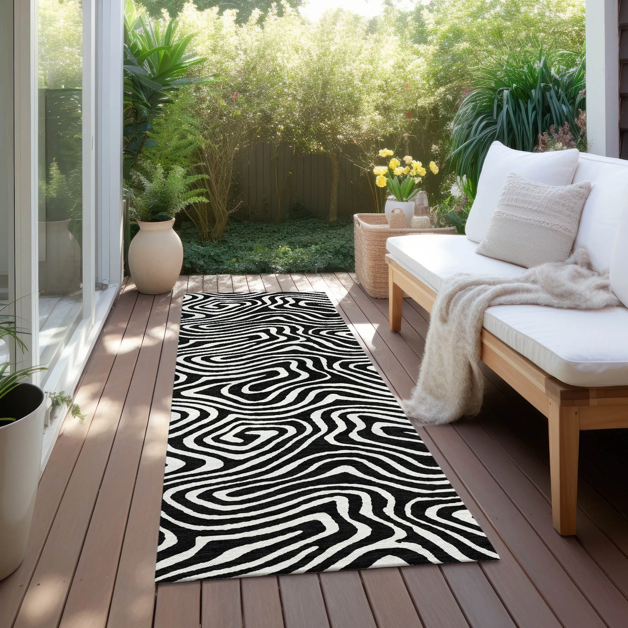 Machine Washable Indoor/ Outdoor Abstract Modern Chantille Rug