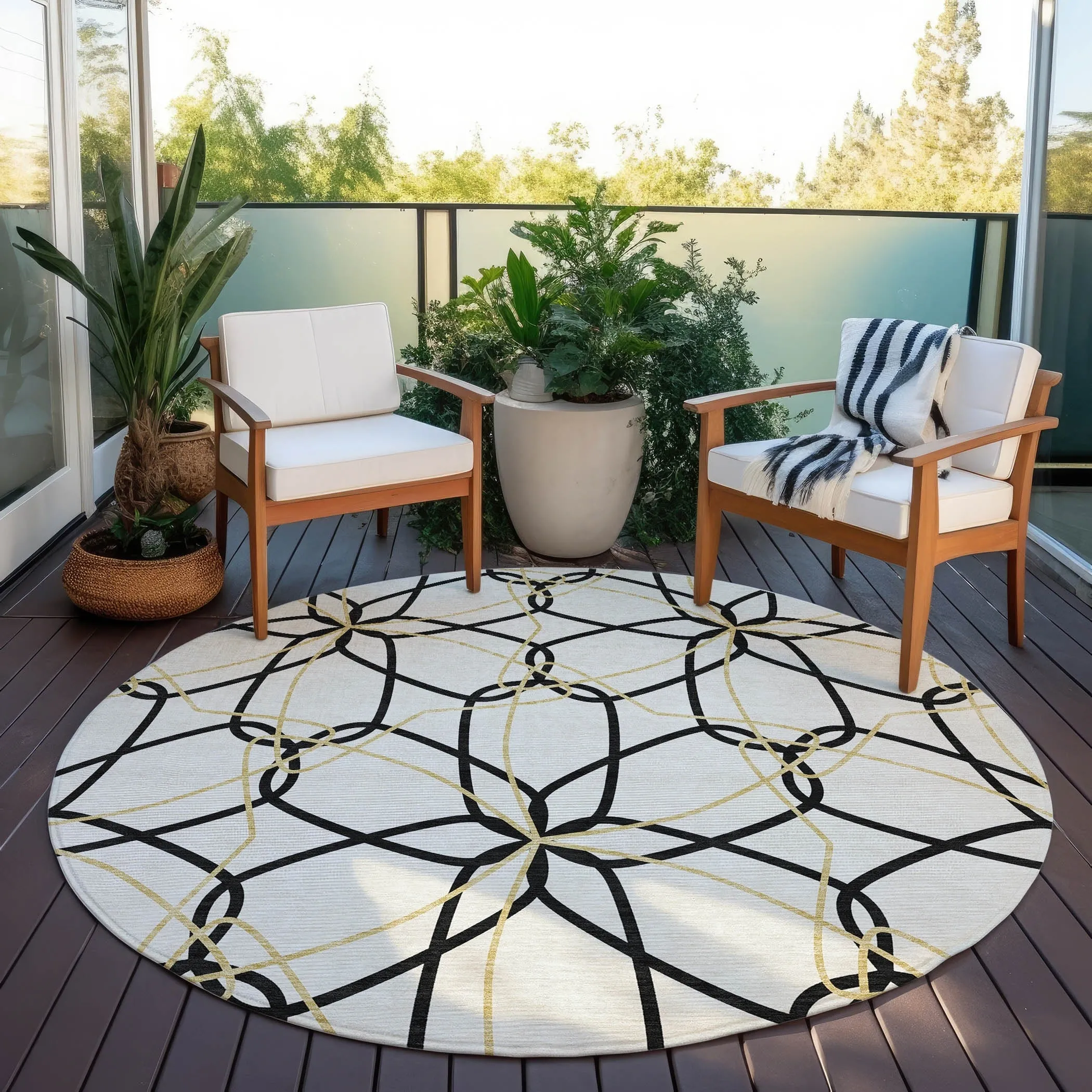 Machine Washable Indoor/ Outdoor Abstract Prism Chantille Rug