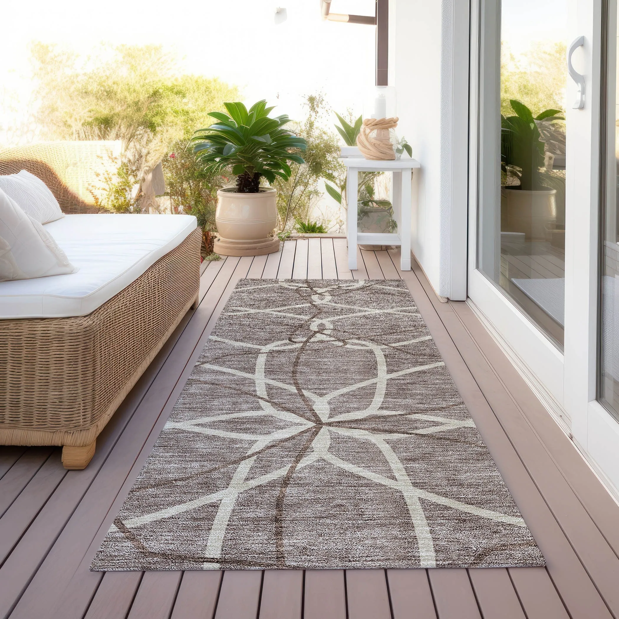 Machine Washable Indoor/ Outdoor Abstract Prism Chantille Rug