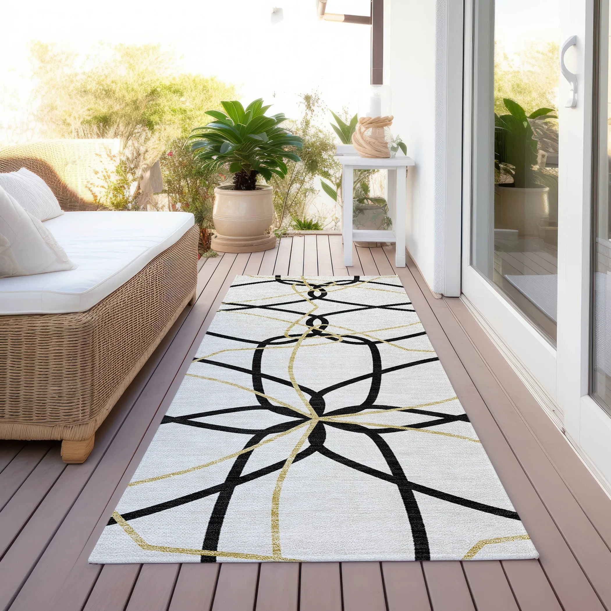 Machine Washable Indoor/ Outdoor Abstract Prism Chantille Rug