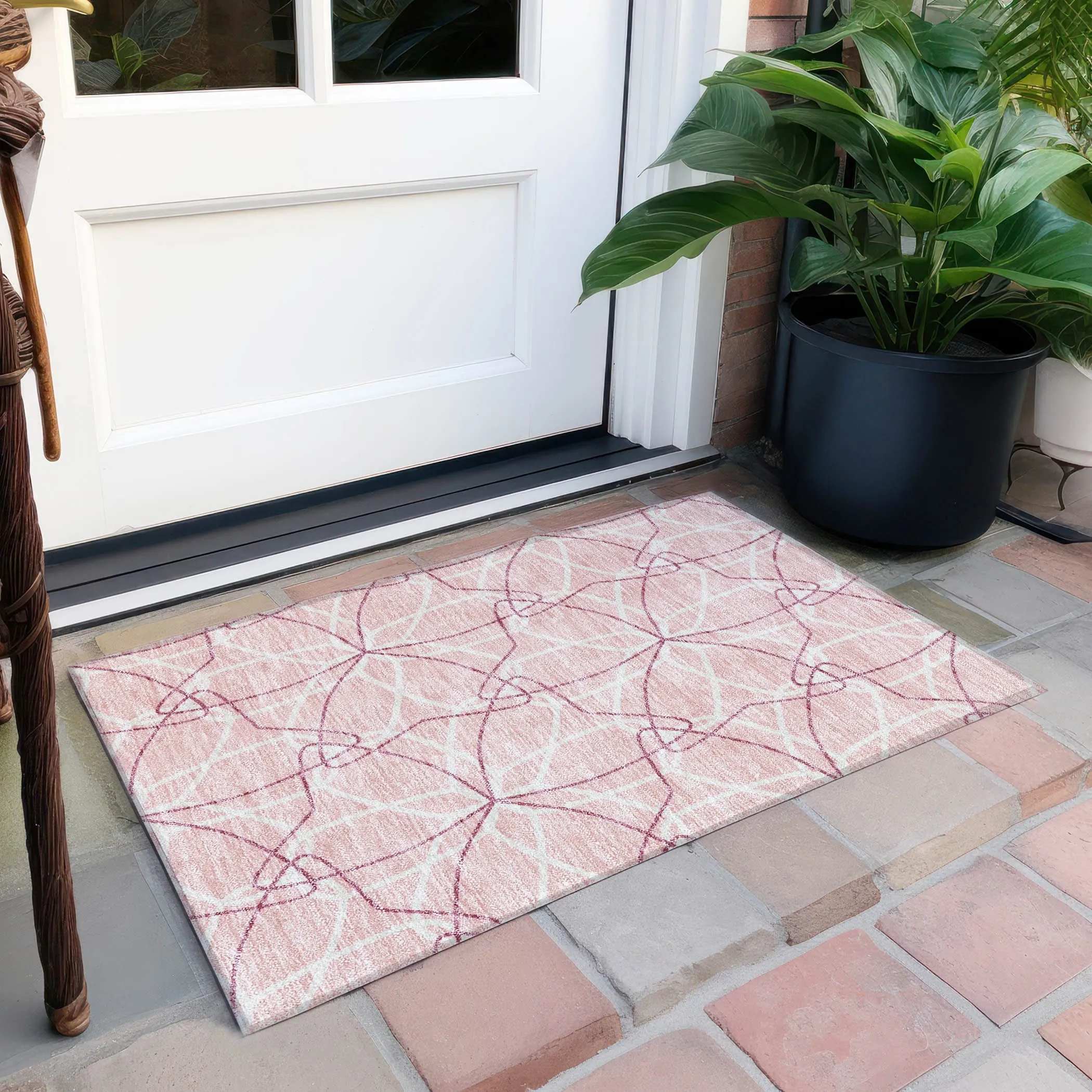 Machine Washable Indoor/ Outdoor Abstract Prism Chantille Rug