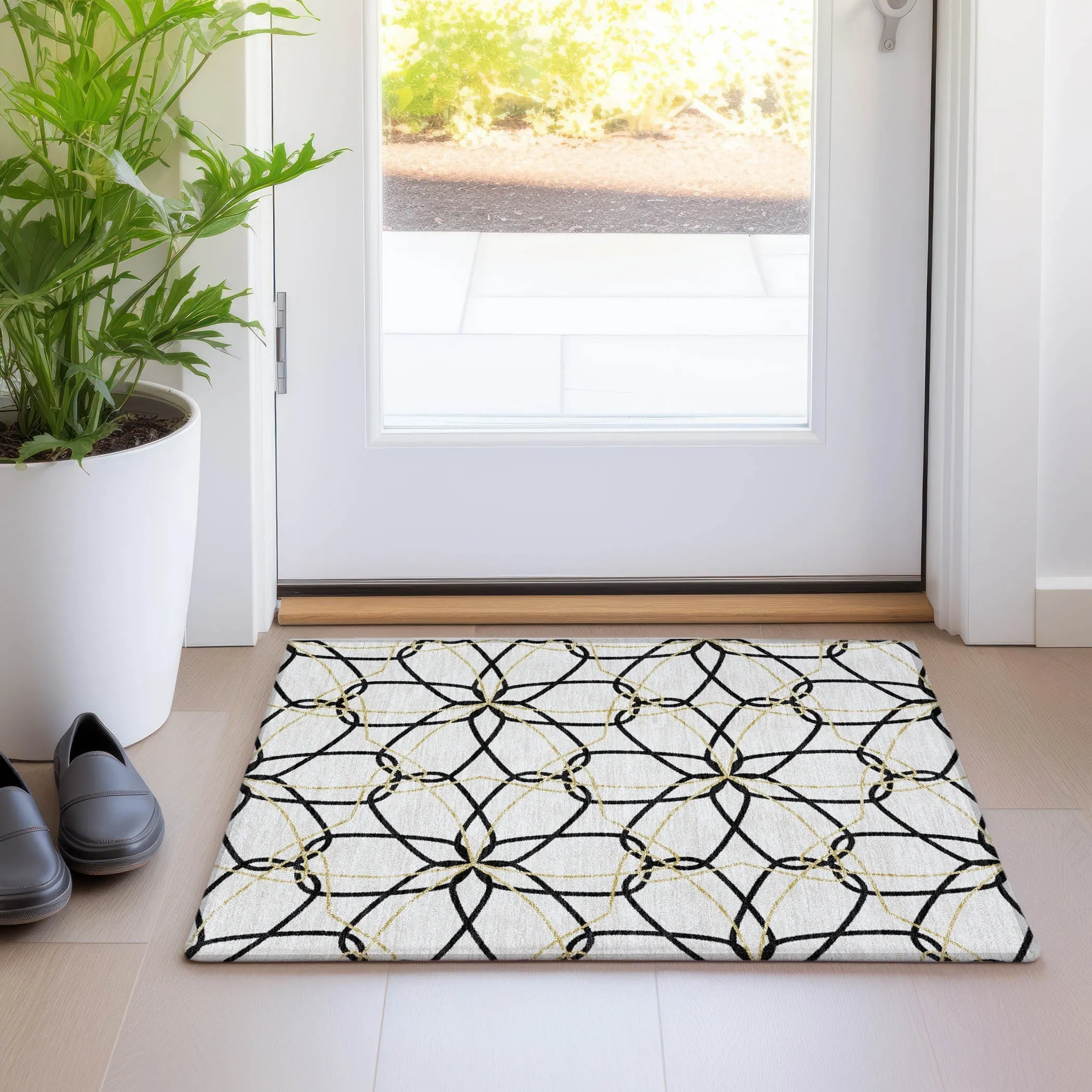 Machine Washable Indoor/ Outdoor Abstract Prism Chantille Rug