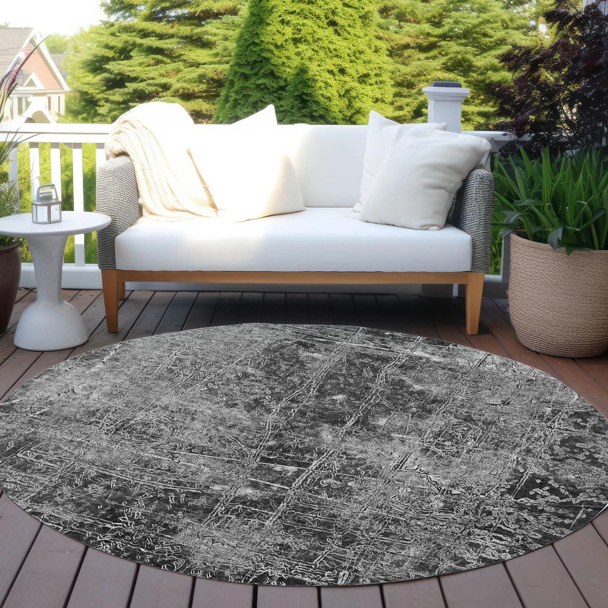 Machine Washable Indoor/ Outdoor Abstract Solid Chantille Rug