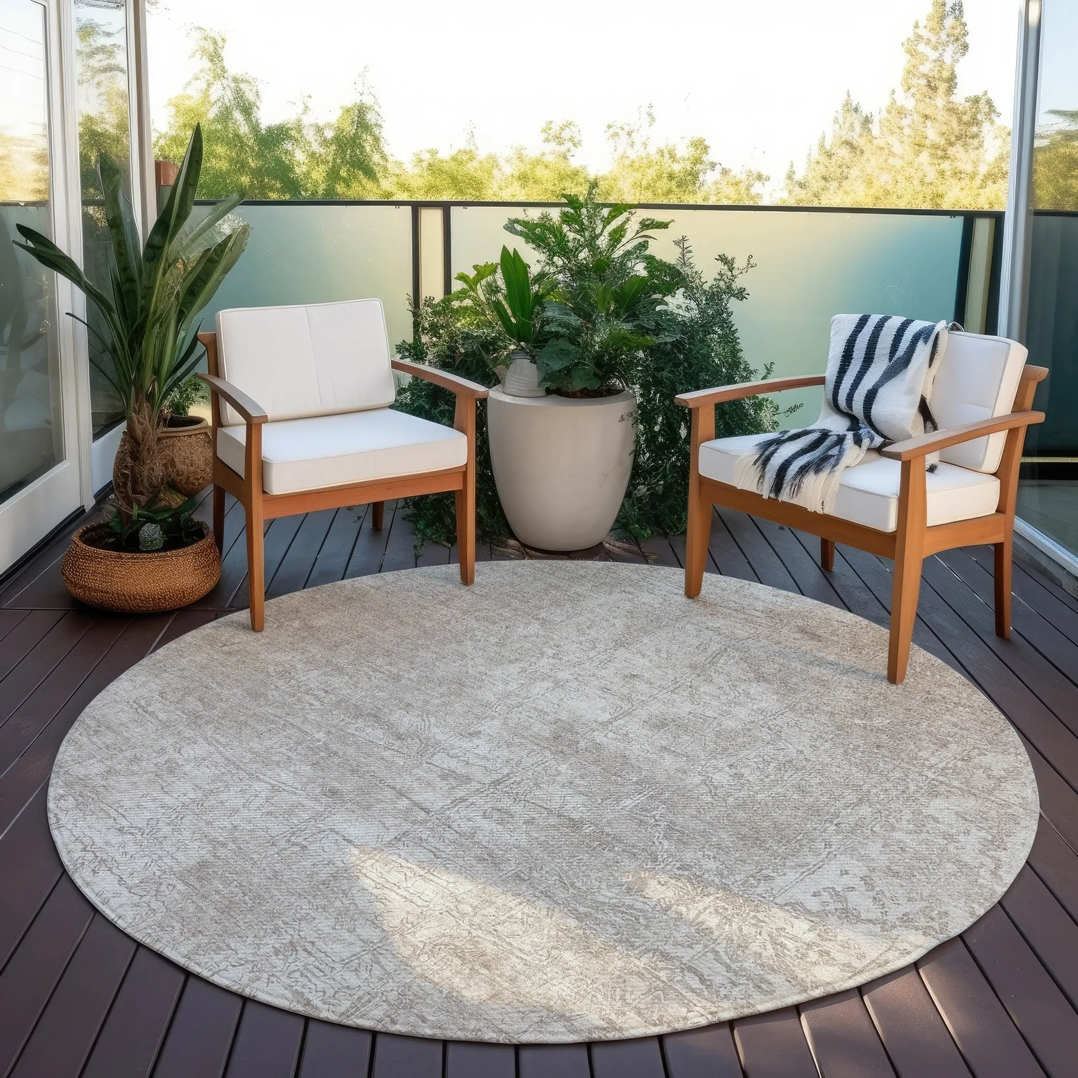 Machine Washable Indoor/ Outdoor Abstract Solid Chantille Rug