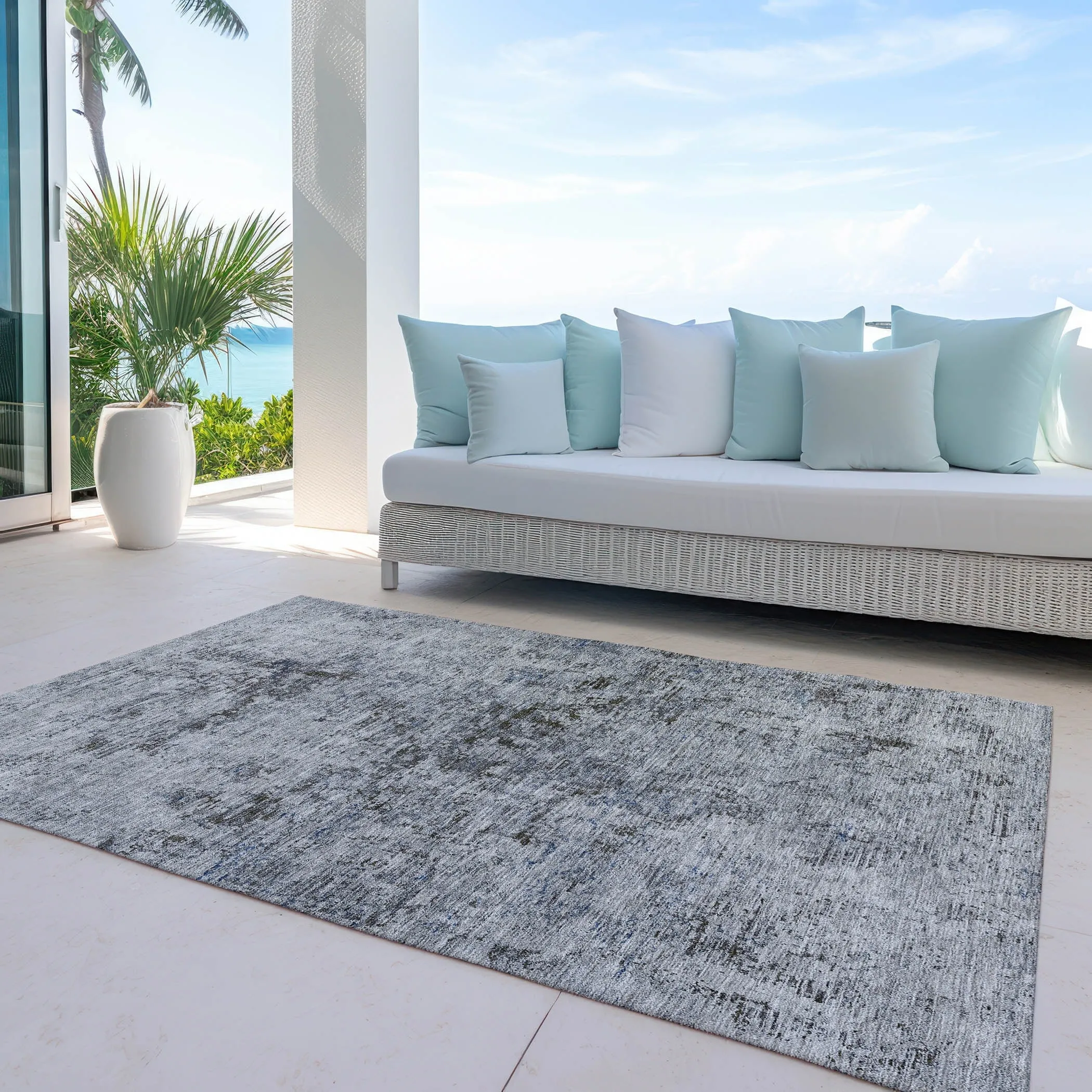 Machine Washable Indoor/ Outdoor Abstract Solid Chantille Rug