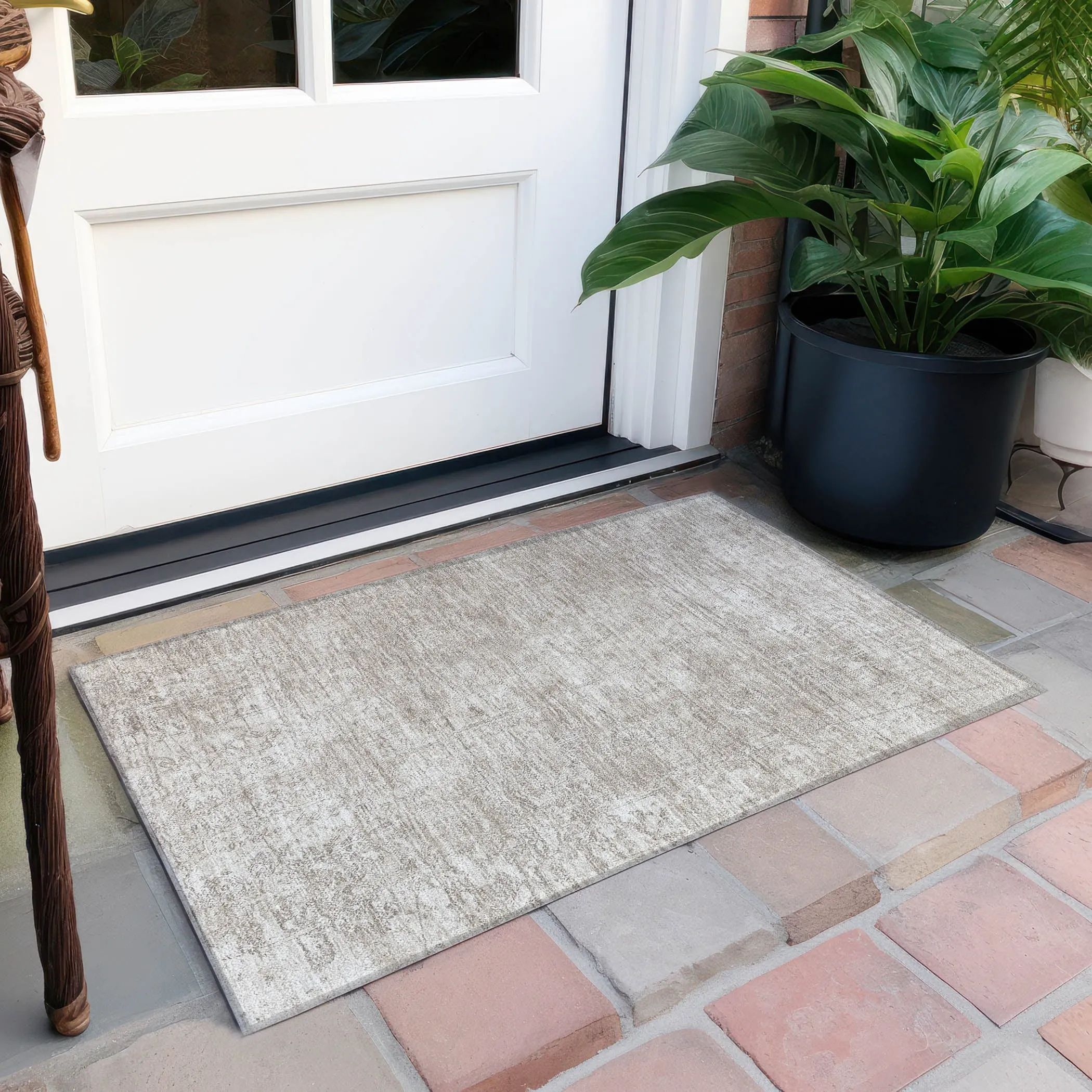 Machine Washable Indoor/ Outdoor Abstract Solid Chantille Rug