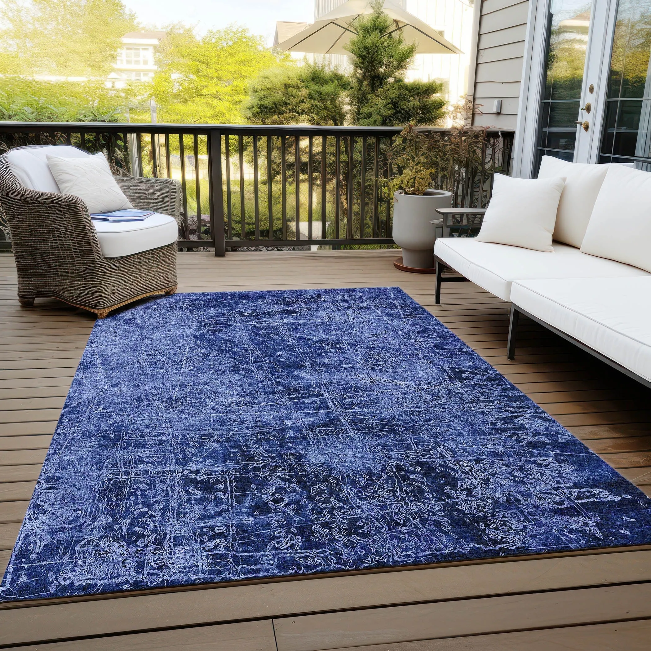 Machine Washable Indoor/ Outdoor Abstract Solid Chantille Rug
