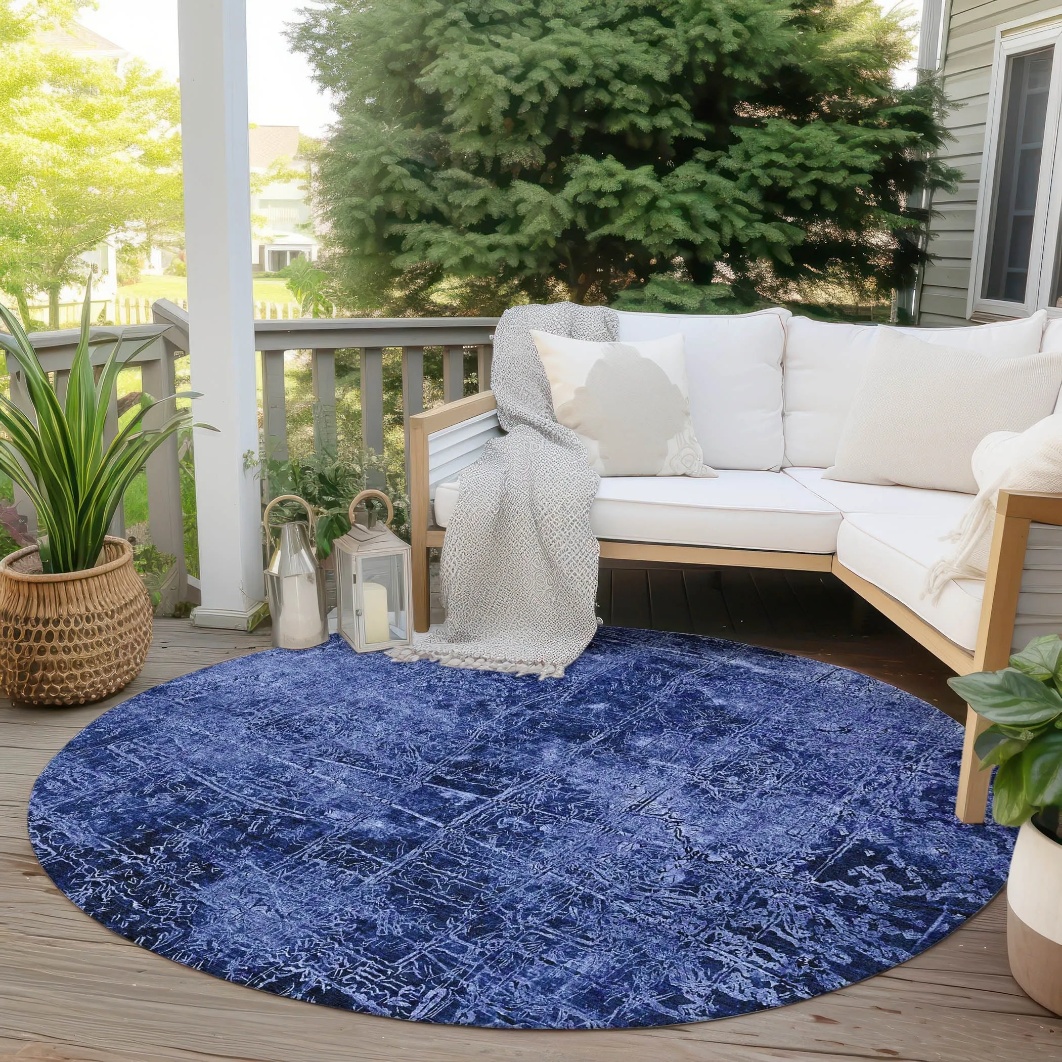Machine Washable Indoor/ Outdoor Abstract Solid Chantille Rug