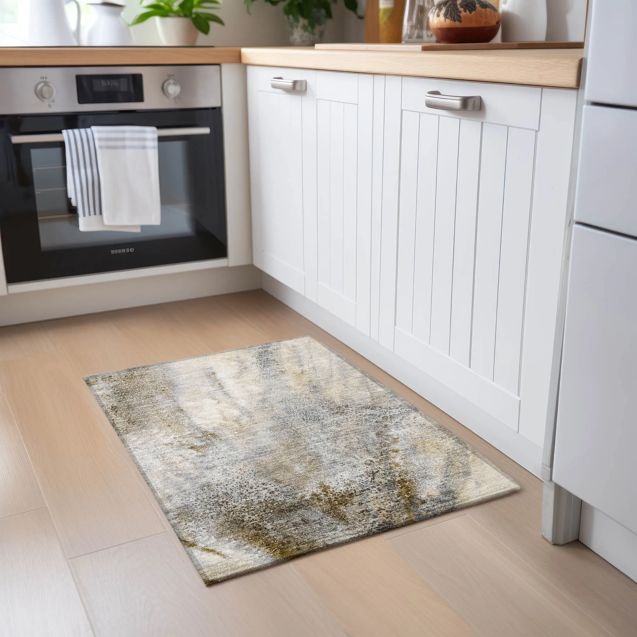 Machine Washable Indoor/ Outdoor Abstract Watercolor Chantille Rug