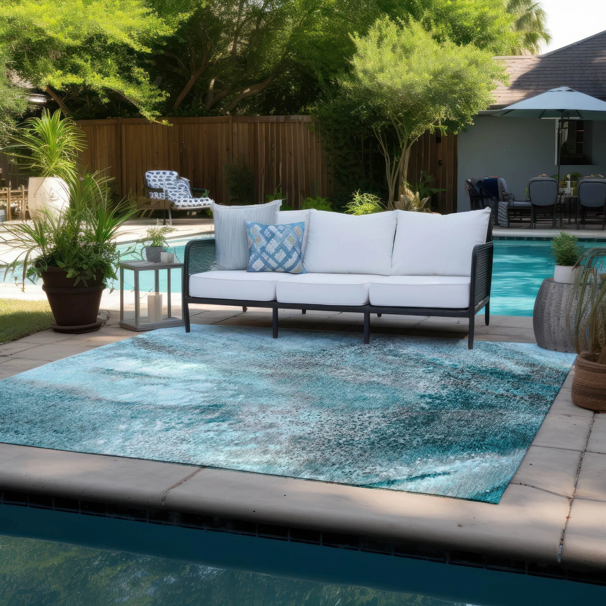 Machine Washable Indoor/ Outdoor Abstract Watercolor Chantille Rug